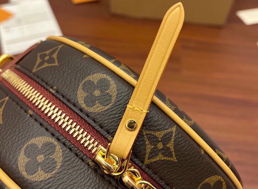   LOUIS VUITTON Boite Chapeau Souple 经典老花满印拉链  水桶包 托特包 单肩包 斜挎包 手提包  男女同款  棕色 M45578