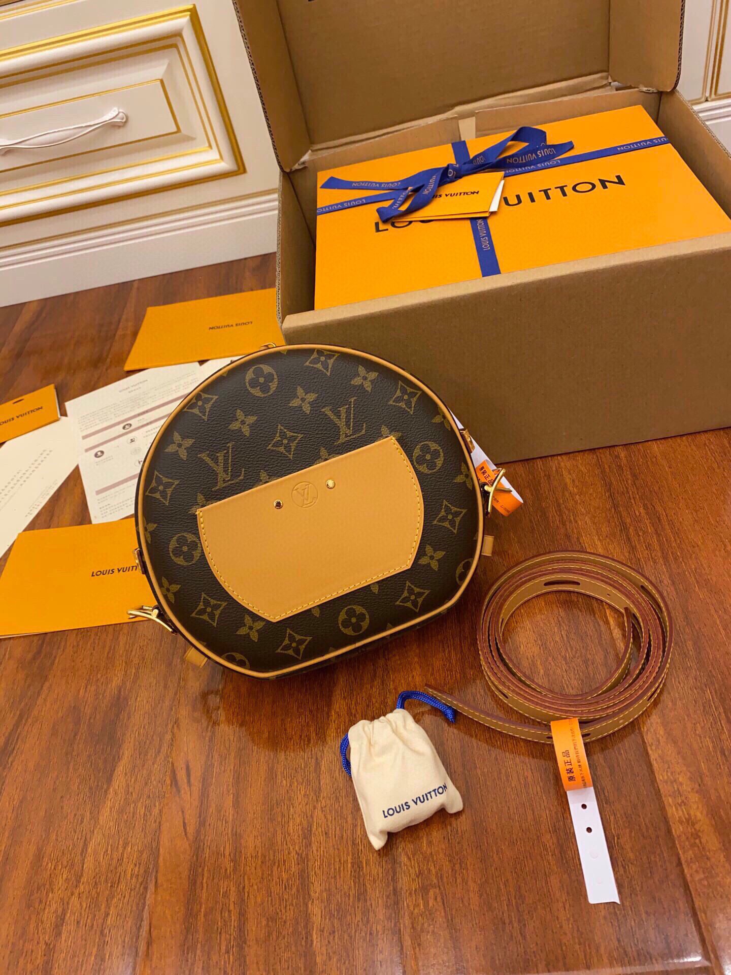   LOUIS VUITTON  经典老花满印拉链  水桶包 托特包 单肩包 斜挎包 手提包  男女同款  大号 棕色 M52294