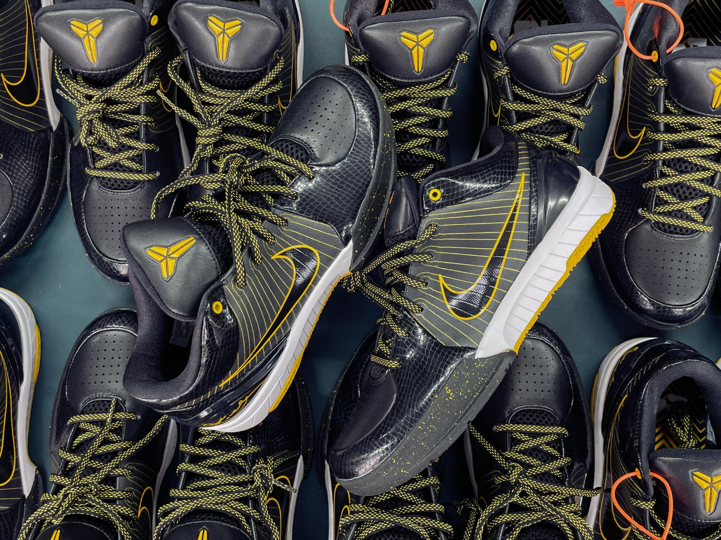  速度版 STAR Kobe4 PE 低筒  科比 4  前掌泡棉  后掌氣墊 篮球鞋 实战鞋 球鞋 男鞋  波鞋 黑黄泼墨