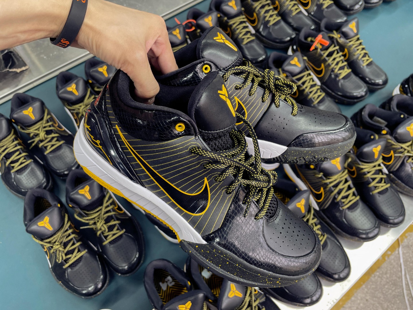  速度版 STAR Kobe4 PE 低筒  科比 4  前掌泡棉  后掌氣墊 篮球鞋 实战鞋 球鞋 男鞋  波鞋 黑黄泼墨