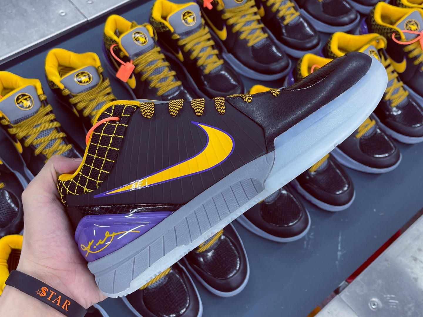 力量版  STAR Kobe4 PE 低筒  科比 4  前掌气垫  后掌氣墊 篮球鞋 实战鞋 球鞋 男鞋  波鞋 牛年 及时行乐