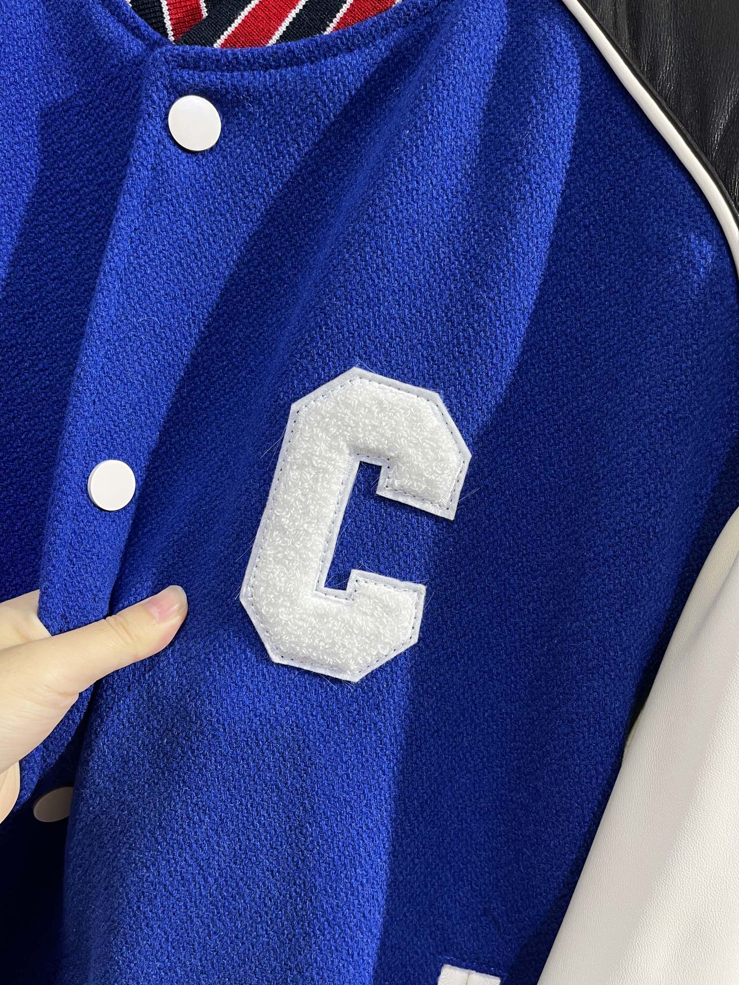  CELINE 赛琳 SS23 大C字母 Logo 学院风 棒球服  宽松 长袖 外套 羊毛 牛皮 皮衣 钴蓝色 2V56D896C-07CO