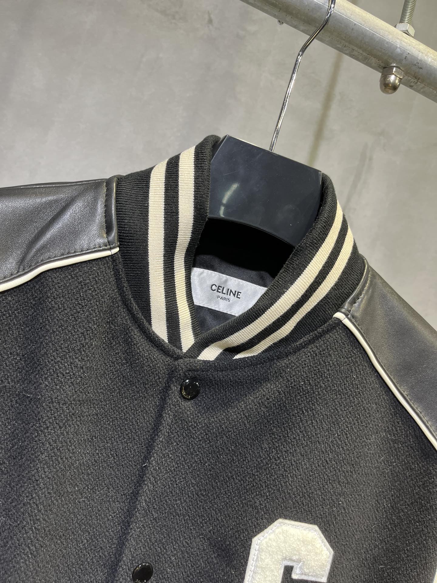 CELINE 赛琳 FW21 大C字母 Logo 学院风 棒球服  宽松 长袖 外套 羊毛 牛皮 皮衣 黑白 2V56D896C-38NO