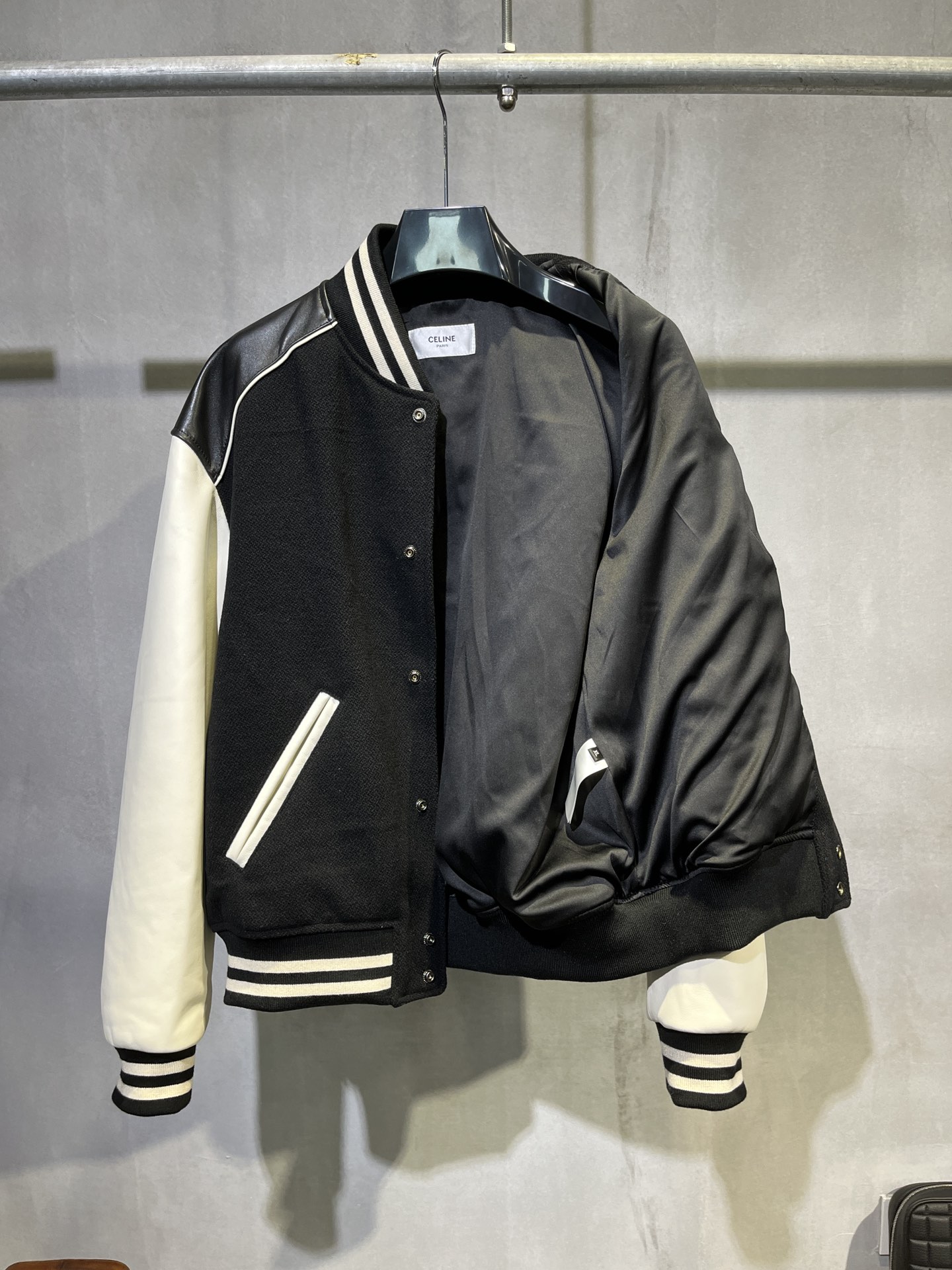 CELINE 赛琳 FW21 大C字母 Logo 学院风 棒球服  宽松 长袖 外套 羊毛 牛皮 皮衣 黑白 2V56D896C-38NO