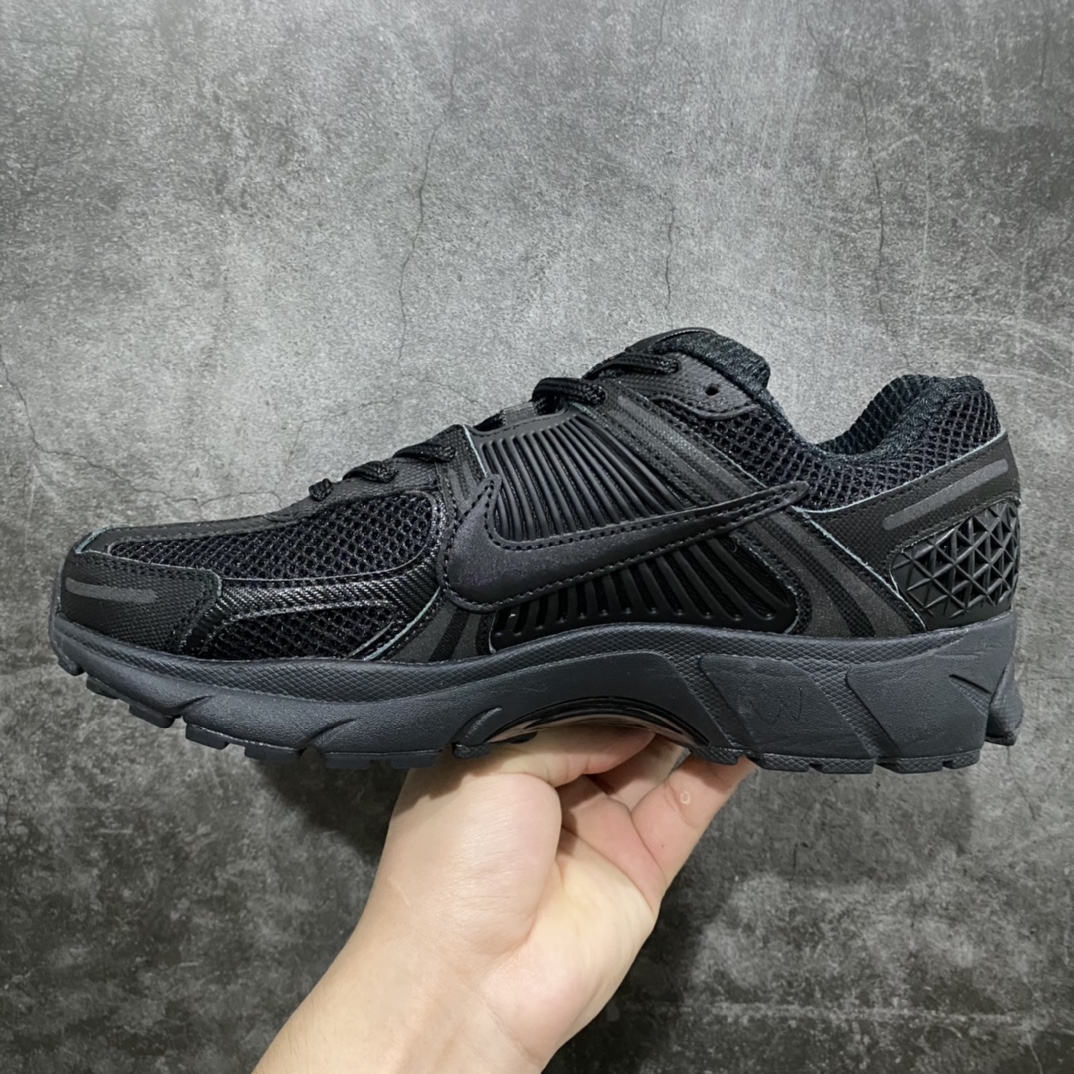  新版 Nike Air Zoom Vomero 5  前后气垫 低筒 跑步鞋 运动鞋 男鞋 女鞋 波鞋 全黑 BV1358-003