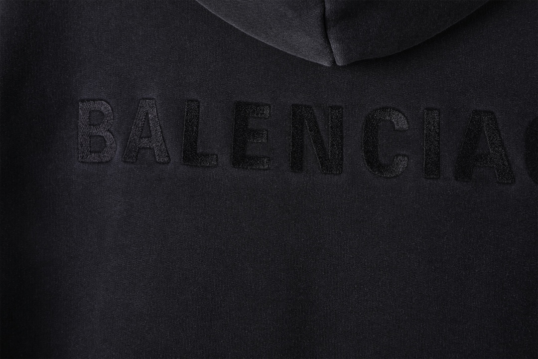  Balenciaga 巴黎世家  刺繡  印花 连帽 卫衣帽衫 套头 长袖 秋冬保暖 男女同款  黑色  600583TLVB81146