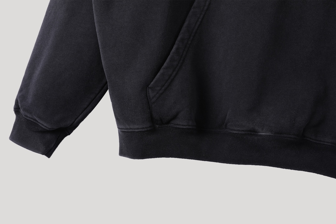  Balenciaga 巴黎世家  刺繡  印花 连帽 卫衣帽衫 套头 长袖 秋冬保暖 男女同款  黑色  600583TLVB81146