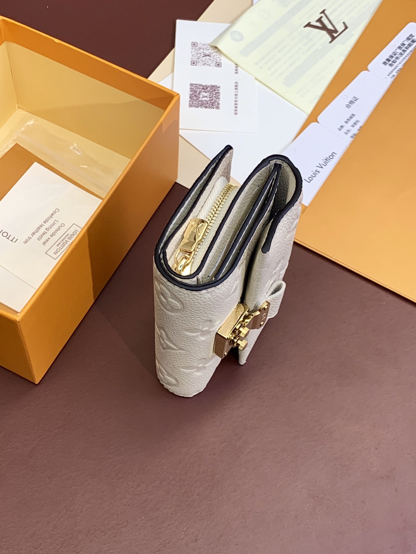  LOUIS VUITTON 路易威登  水波纹  短夹 小牛皮 钱夹 钱包 男女同款 黑色   M60662