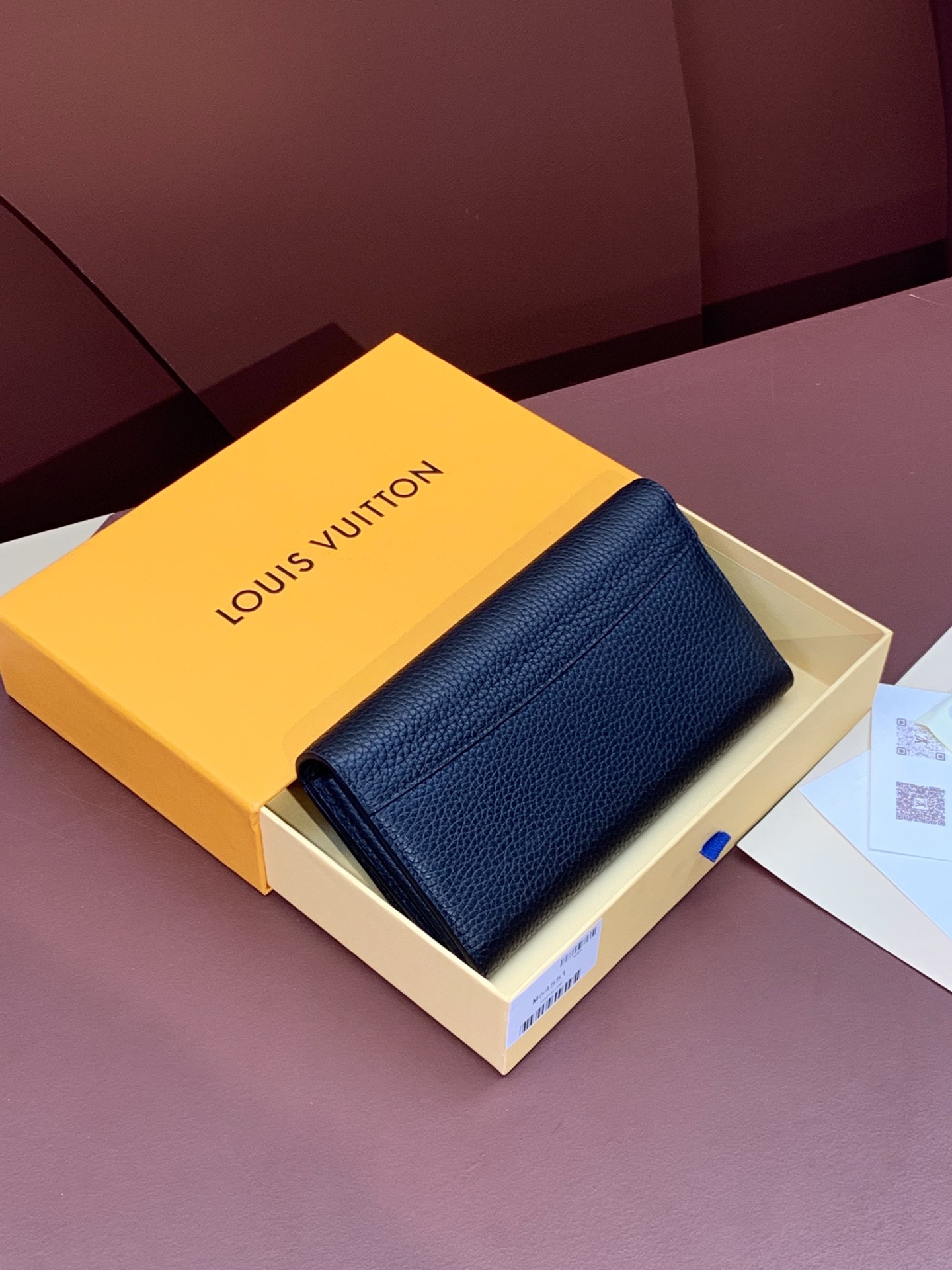  LOUIS VUITTON 路易威登  水波纹  短夹 小牛皮 钱夹 钱包 男女同款 黑色   M60662