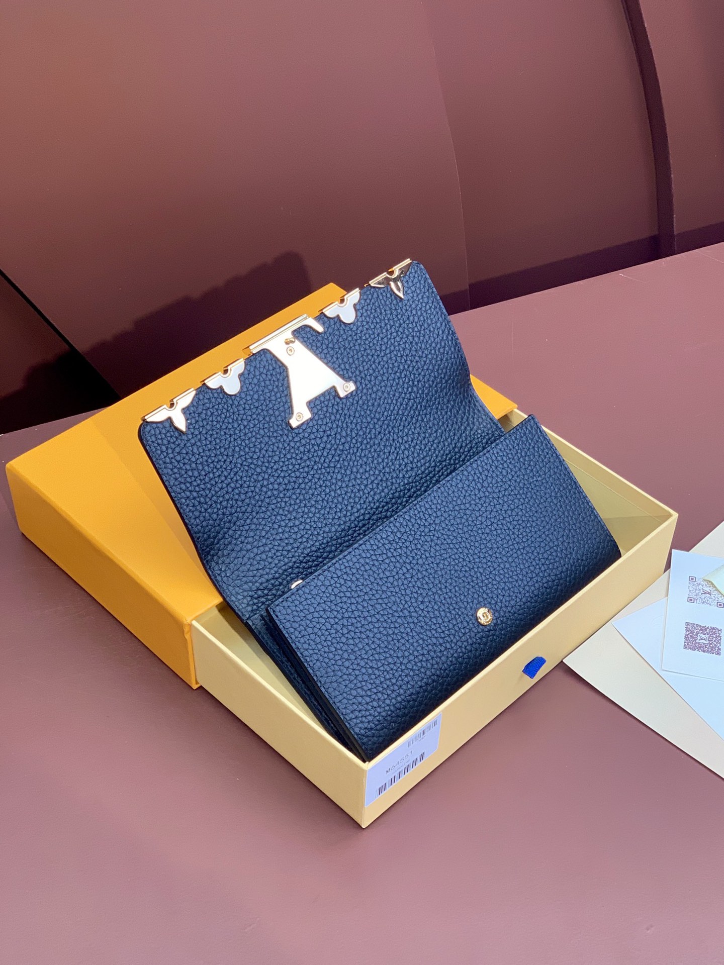  LOUIS VUITTON 路易威登  水波纹  短夹 小牛皮 钱夹 钱包 男女同款 黑色   M60662