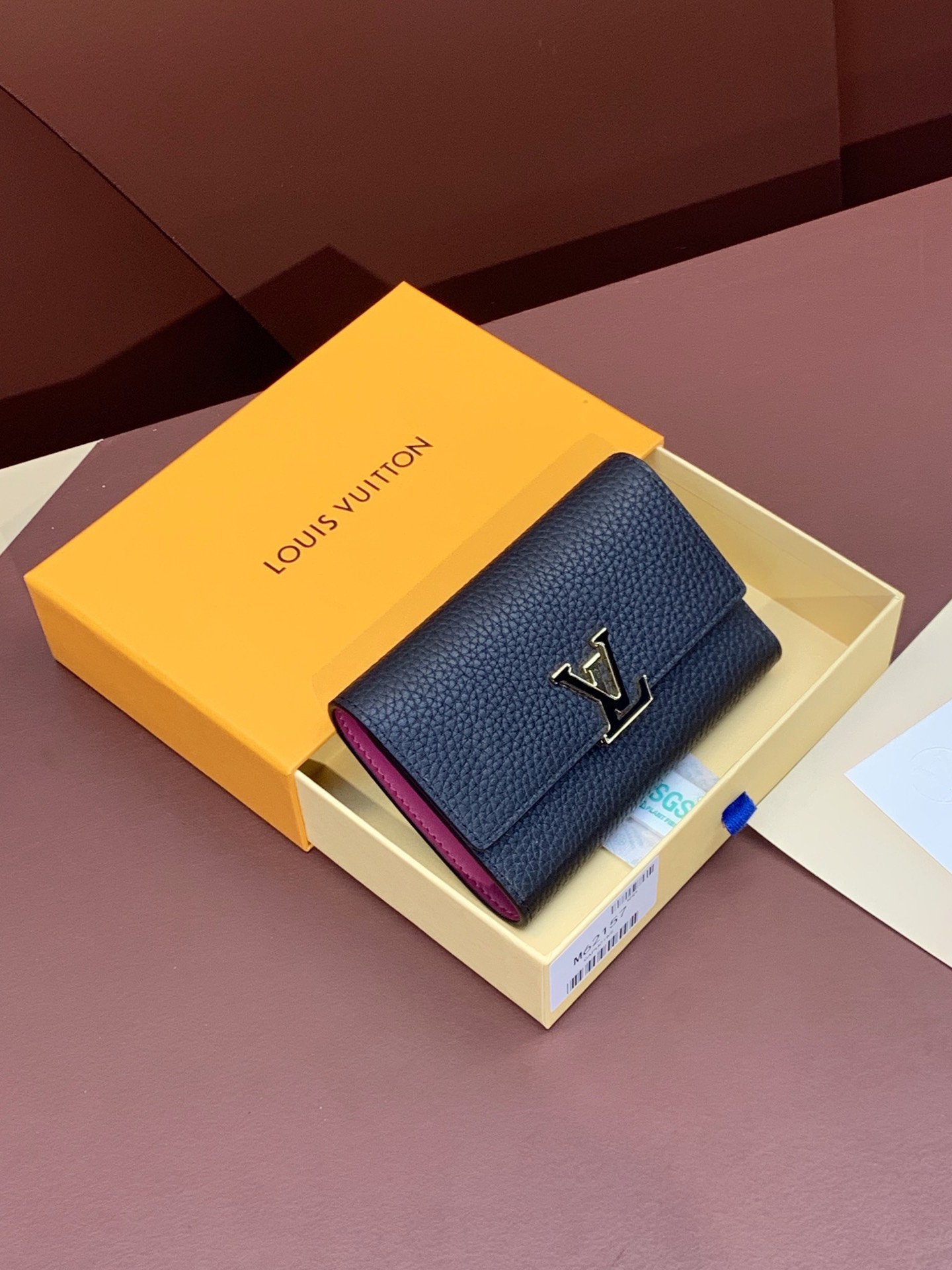  LOUIS VUITTON 路易威登  长夹  短夹 小牛皮 钱夹 钱包 男女同款 黑色 米白 黑红  M81071  M80880 M68587 M64551 M61248 M62157 