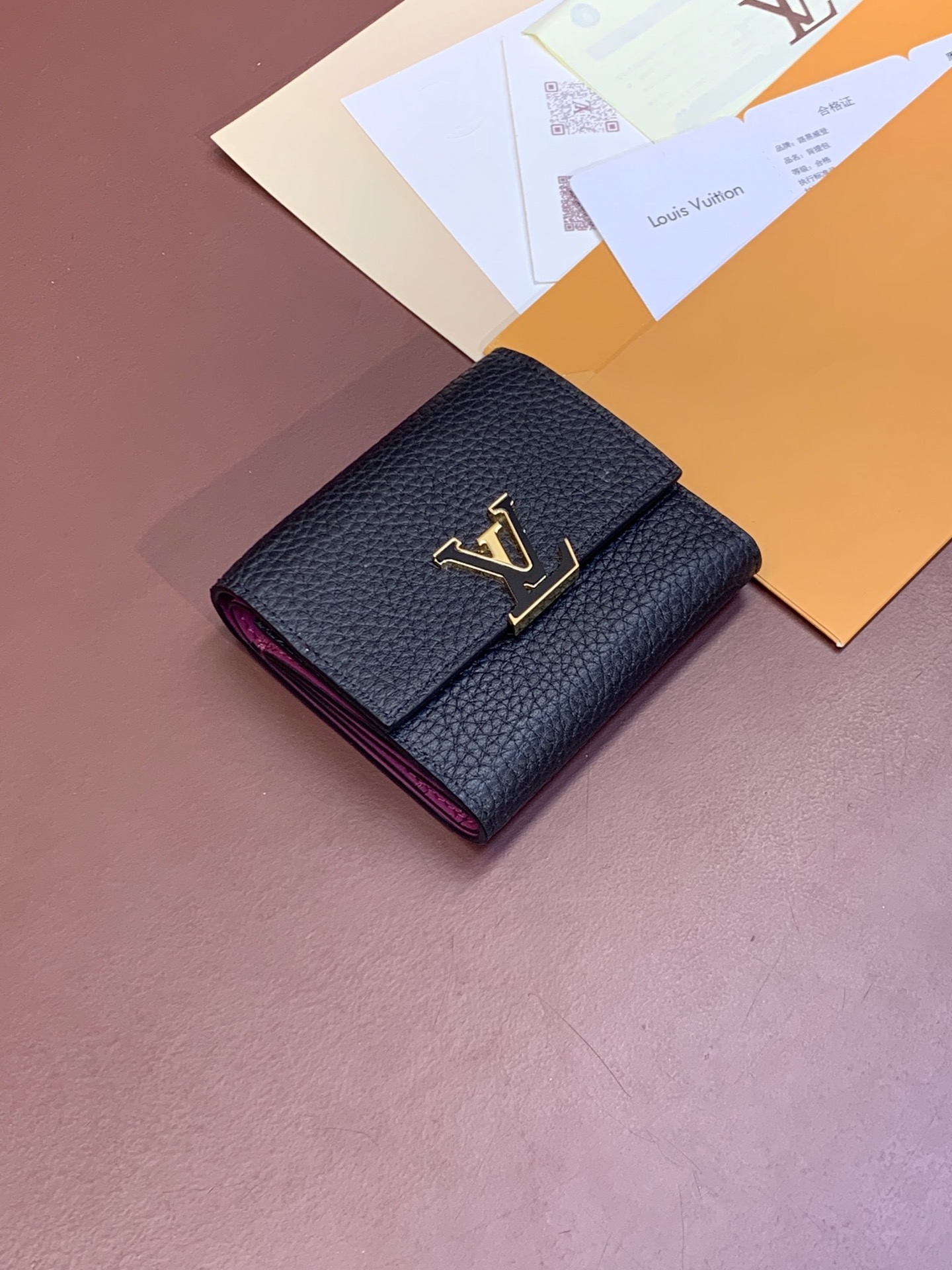  LOUIS VUITTON 路易威登  水波纹  短夹 小牛皮 钱夹 钱包 男女同款 黑色   M60662