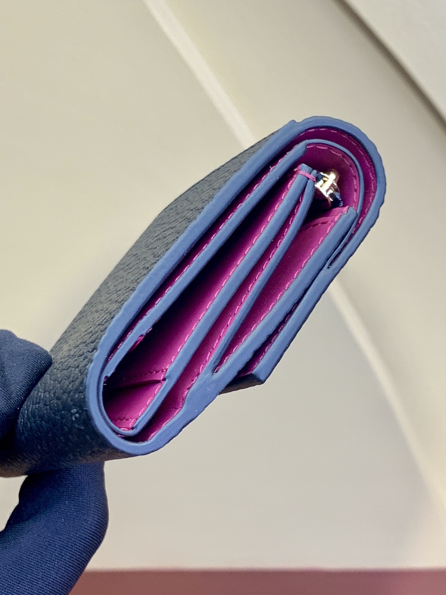  LOUIS VUITTON 路易威登  水波纹  短夹 小牛皮 钱夹 钱包 男女同款 黑色   M60662