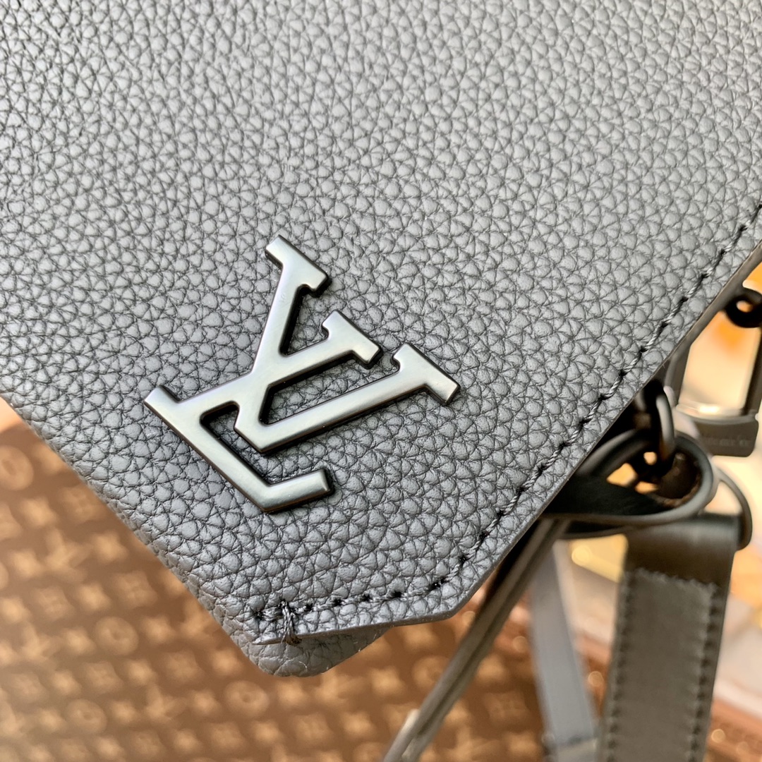  LOUIS VUITTON 路易威登 Flap  开合 老花 压纹牛皮革 斜挎包 单肩包 手提包 迷你 黑色 M82085
