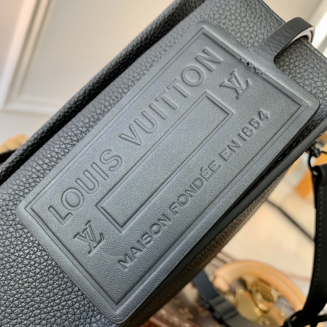  LOUIS VUITTON 路易威登 Flap  开合 老花 压纹牛皮革 斜挎包 单肩包 手提包 迷你 黑色 M82085