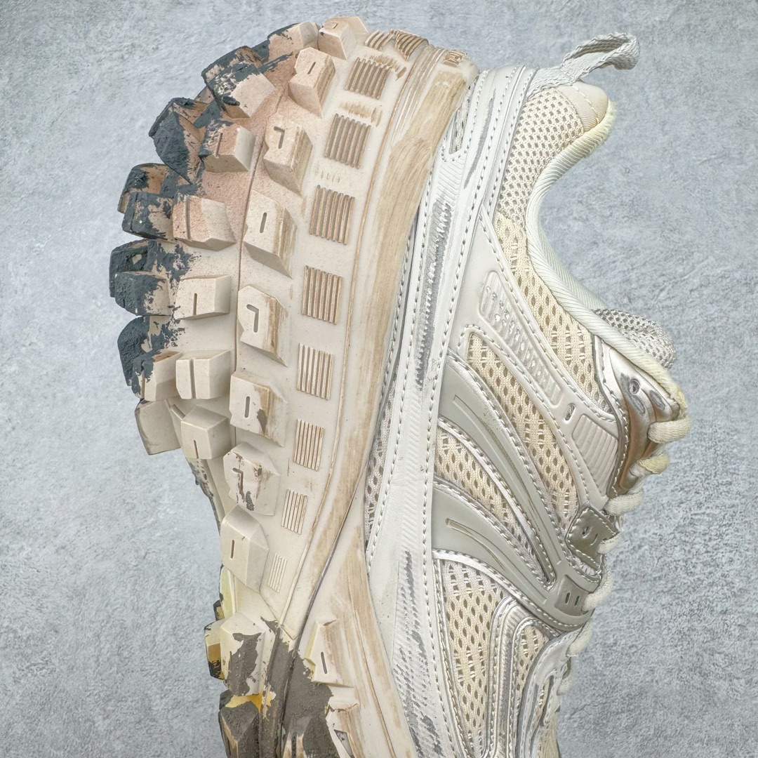  Balenciaga 巴黎世家 Defender 时尚 复古做旧 轮胎鞋 老爹鞋 男鞋 女鞋 淡棕色 泥染 685613W2RAF9700