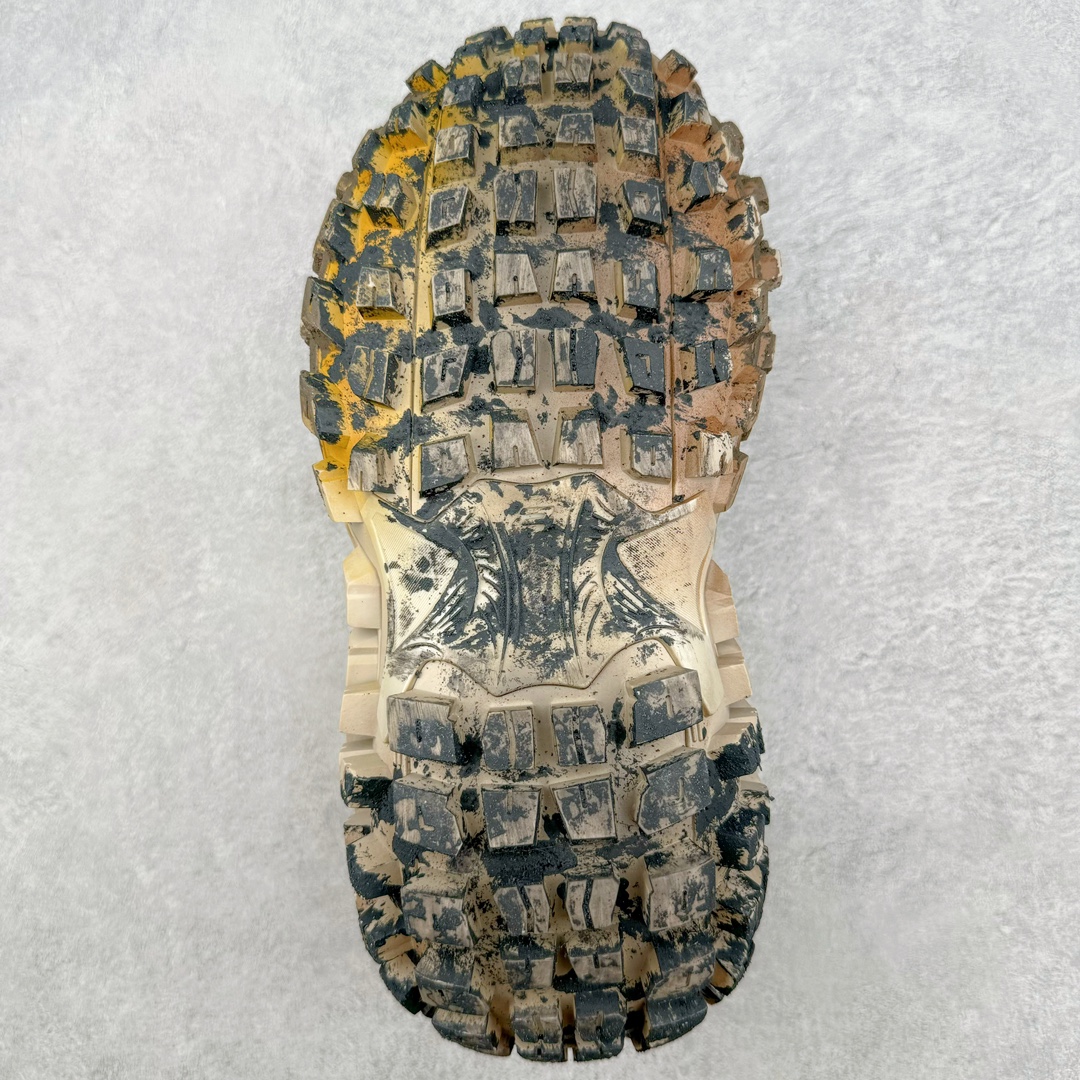  Balenciaga 巴黎世家 Defender 时尚 复古做旧 轮胎鞋 老爹鞋 男鞋 女鞋 淡棕色 泥染 685613W2RAF9700