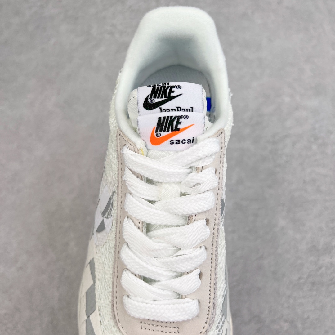 Nike  Sacai Jean Paul Gaultier 高缇耶 解构 低筒 复古休闲鞋 跑步鞋 板鞋 男鞋 女鞋  波鞋 白色DR5209-100