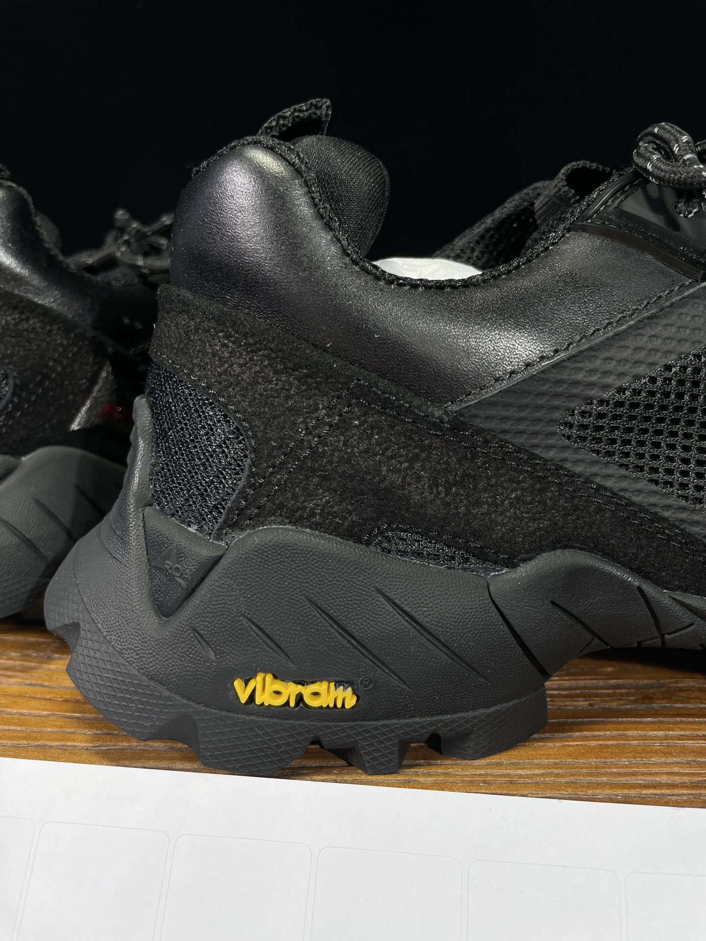  ROA Hiking 低筒 休闲 简约舒适 尼龙 户外登山鞋 男女同款 黑色 KFA10-001