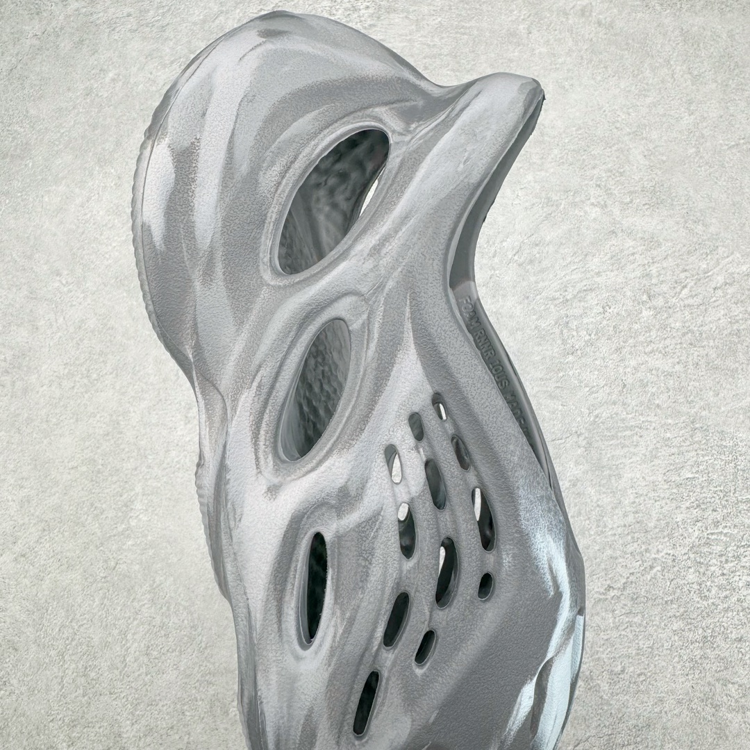 adidas originals Yeezy Foam Runner  运动凉鞋 洞洞鞋 拖鞋 室内室外拖 男鞋 水泥灰 IE4931