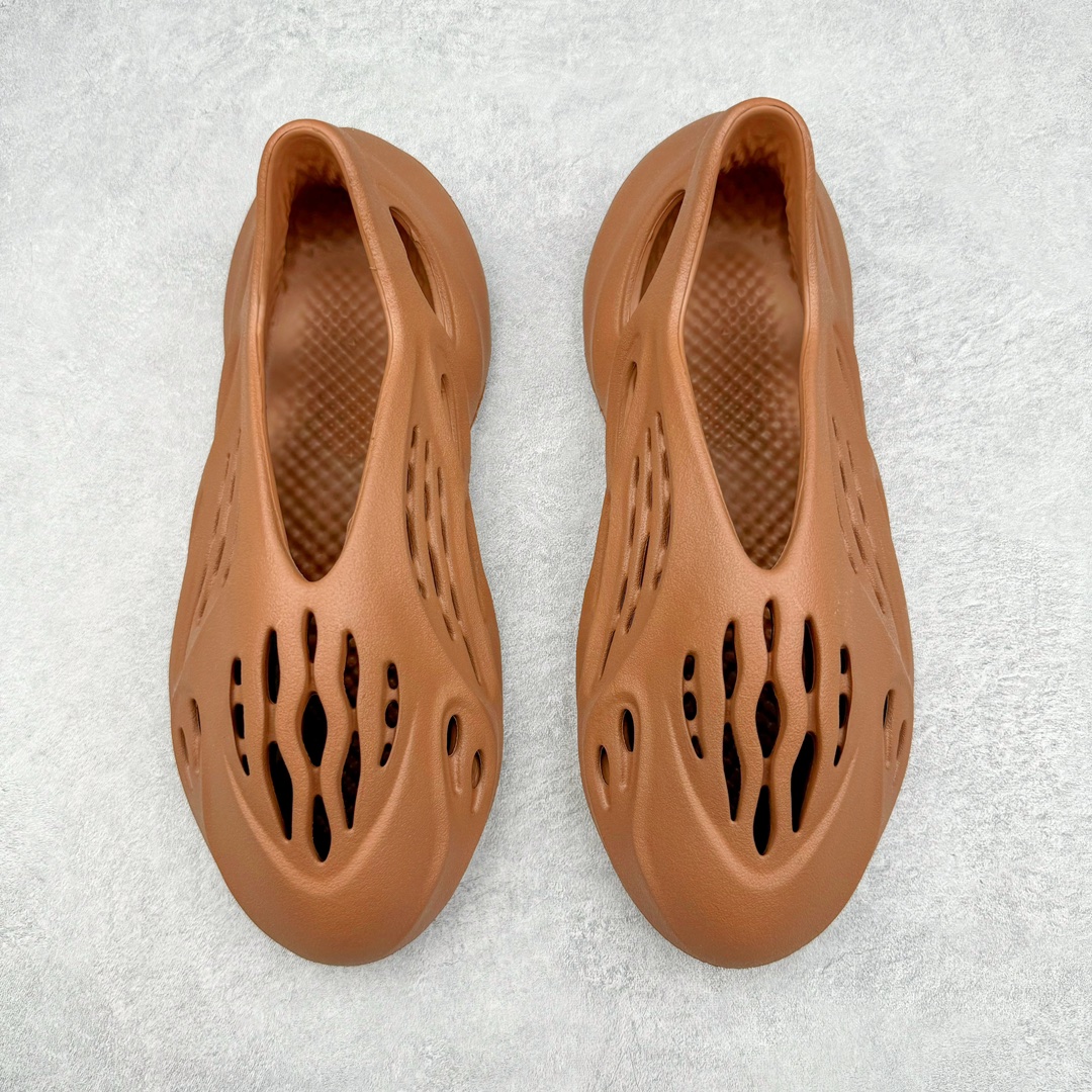  adidas originals Yeezy Foam Runner  运动凉鞋 洞洞鞋 拖鞋 室内室外拖 男鞋 亚麻 HP5335