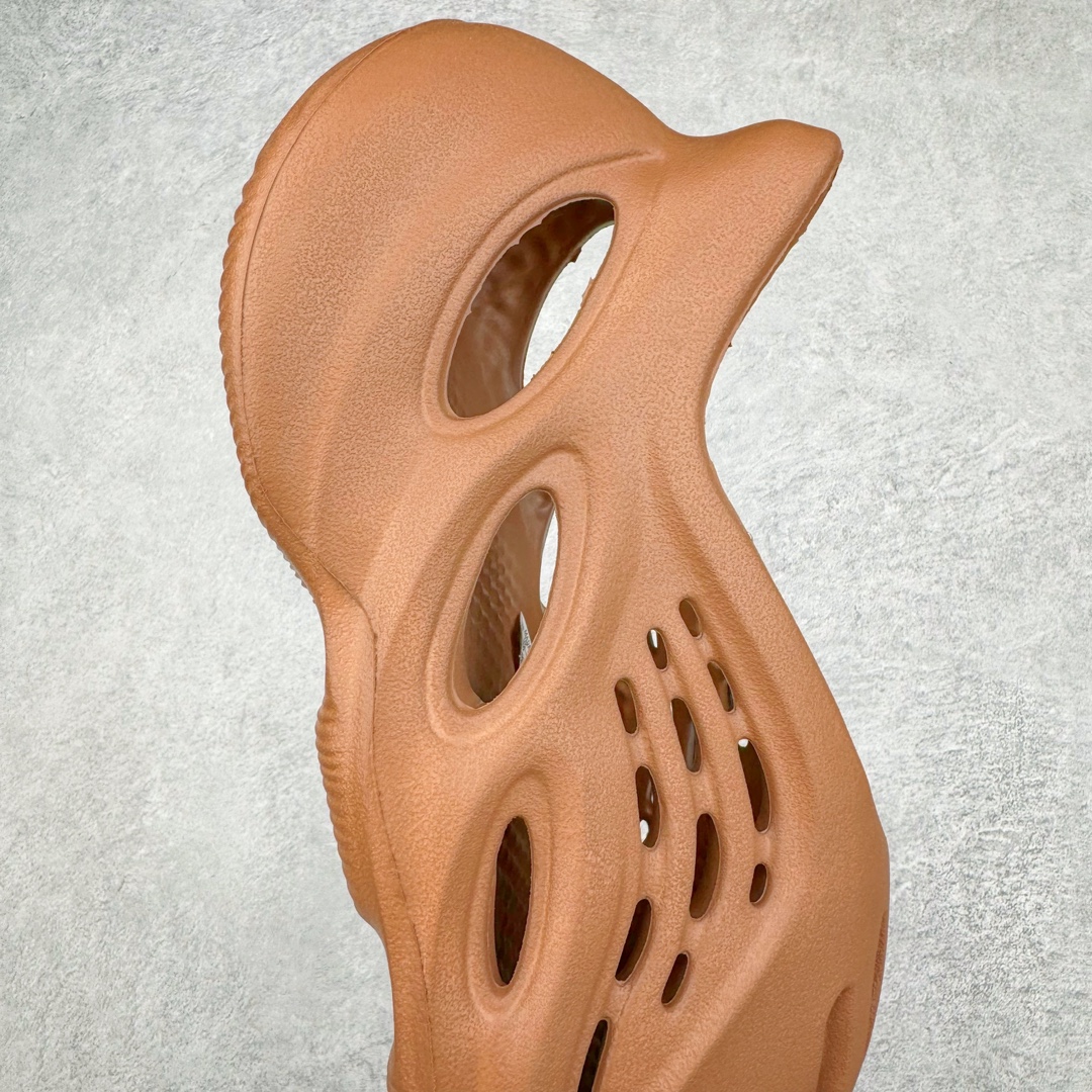  adidas originals Yeezy Foam Runner  运动凉鞋 洞洞鞋 拖鞋 室内室外拖 男鞋 亚麻 HP5335