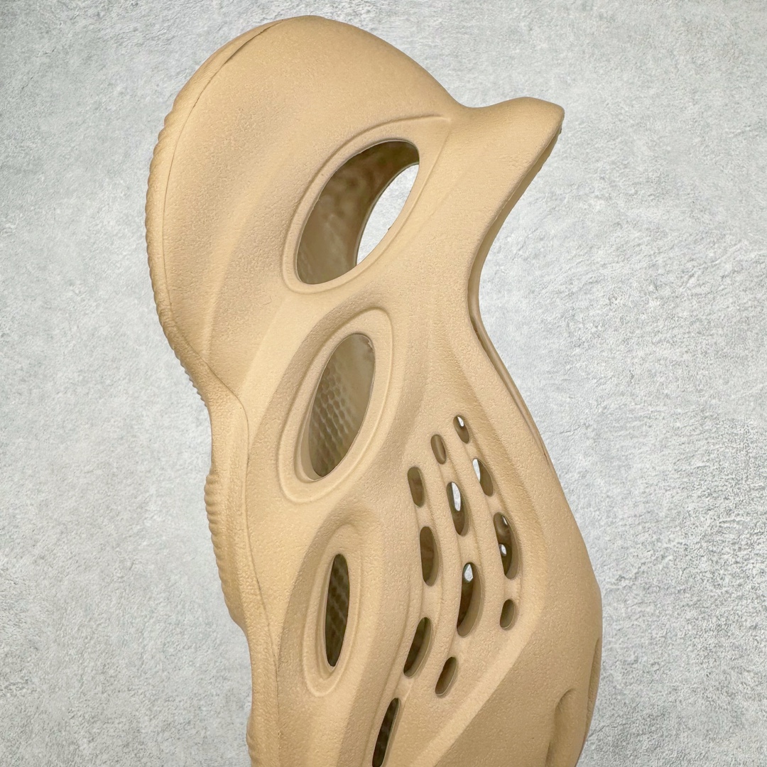  adidas originals Yeezy Foam Runner  运动凉鞋 洞洞鞋 拖鞋 室内室外拖 男鞋 浅棕 GV6842
