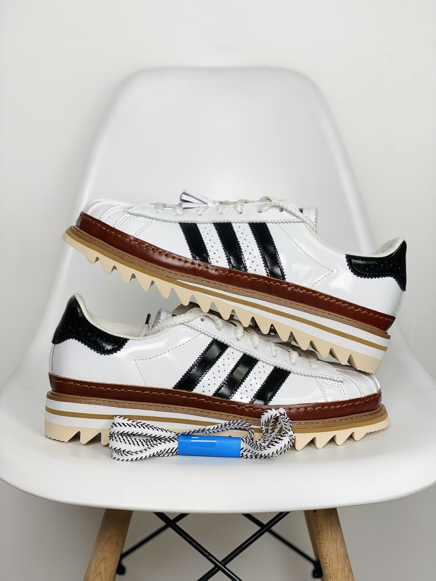 CLOT x Neighbored x adidas Originals Superstar 低筒 复古板鞋 休闲鞋 男鞋 女鞋  白色IH3132