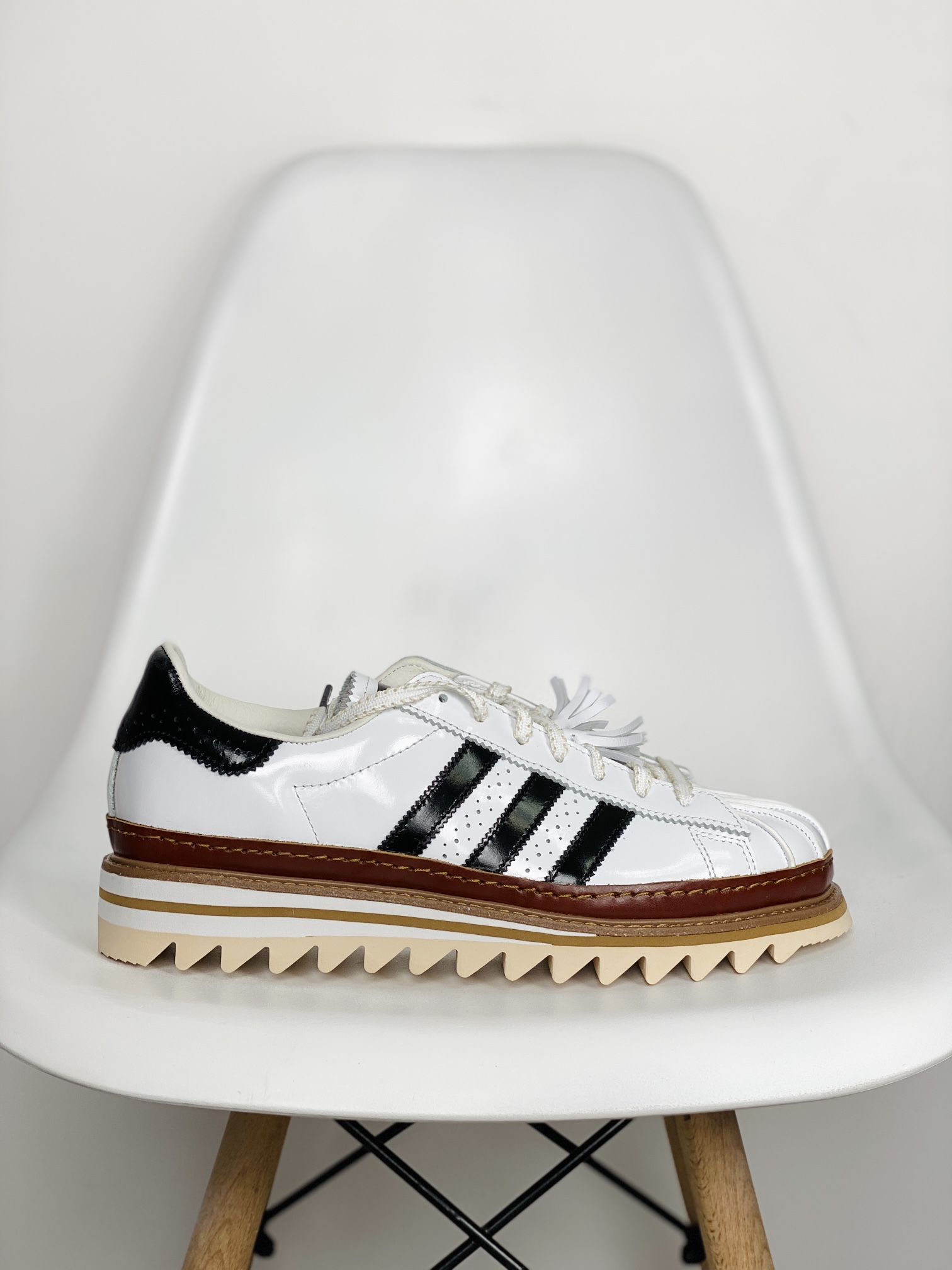 CLOT x Neighbored x adidas Originals Superstar 低筒 复古板鞋 休闲鞋 男鞋 女鞋  白色IH3132