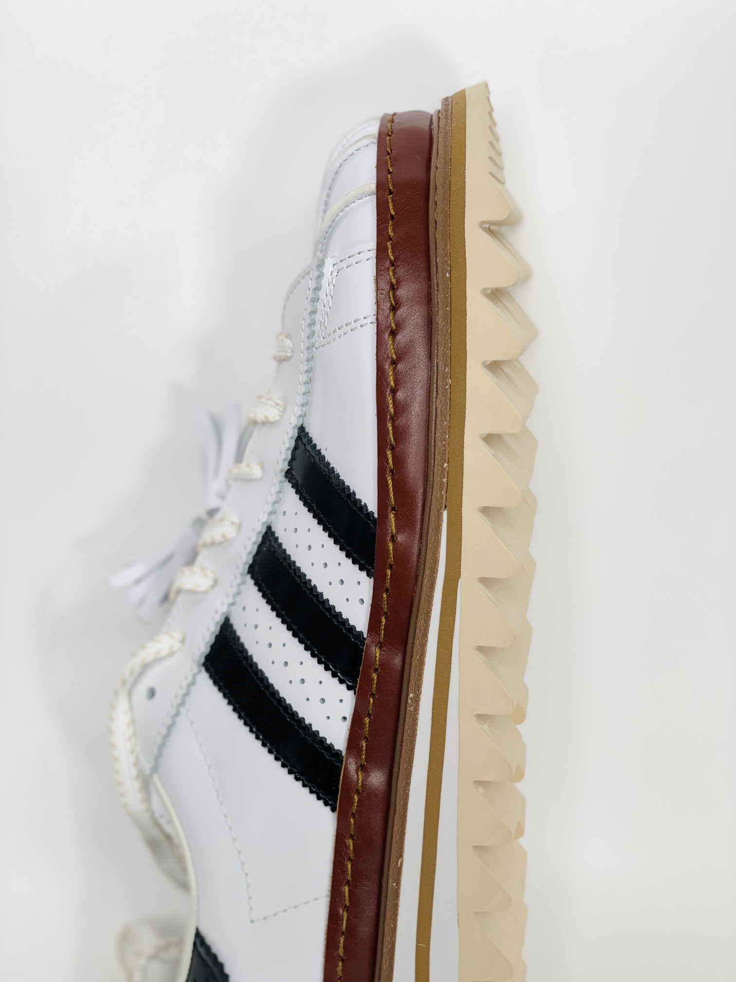 CLOT x Neighbored x adidas Originals Superstar 低筒 复古板鞋 休闲鞋 男鞋 女鞋  白色IH3132