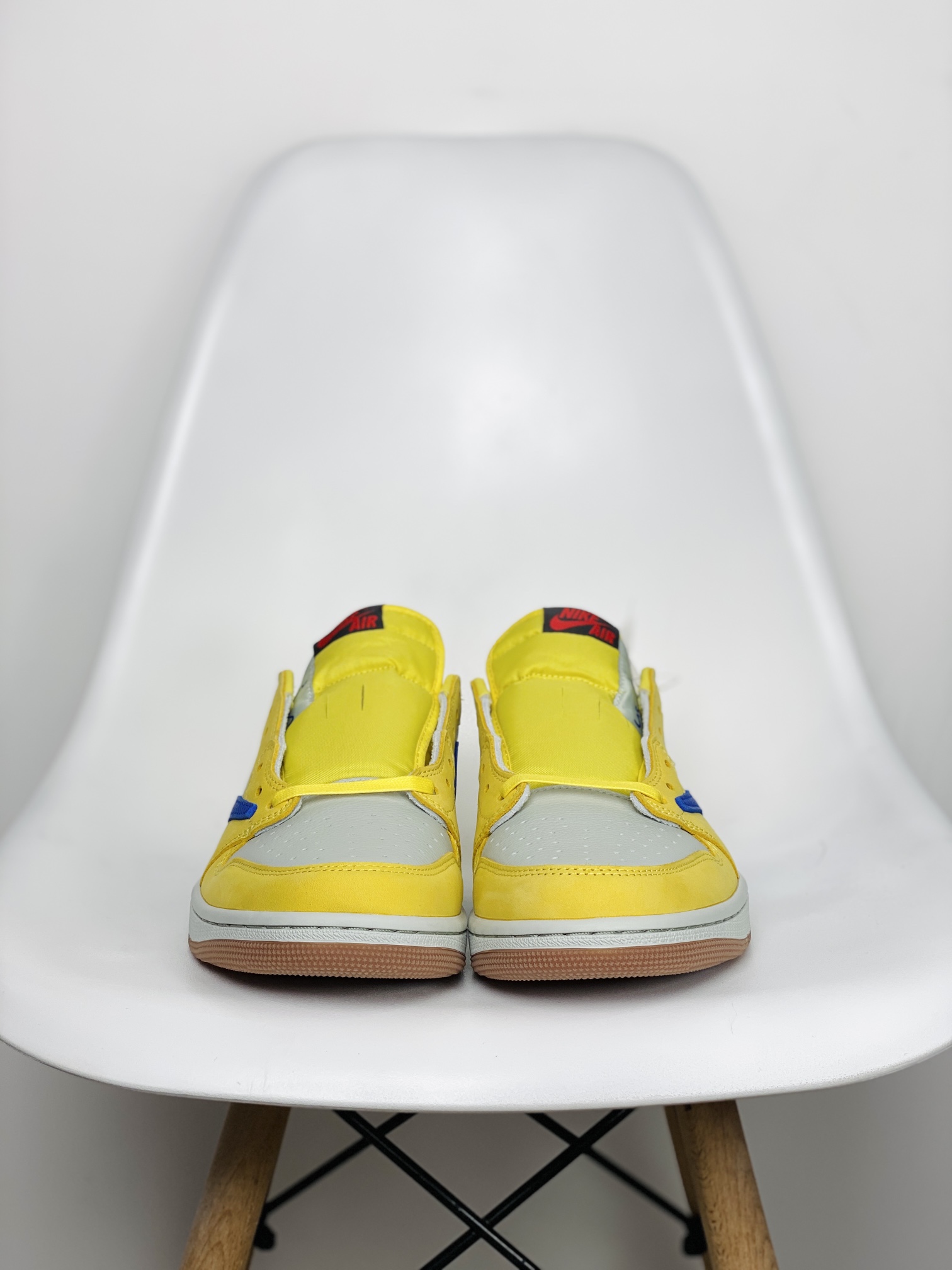 天花板 Travis Scott x Air Jordan 1 Low  AJ1 倒钩  低筒 倒钩 板鞋 篮球鞋 波鞋 男女同款 黄蓝色 DZ4137-700 