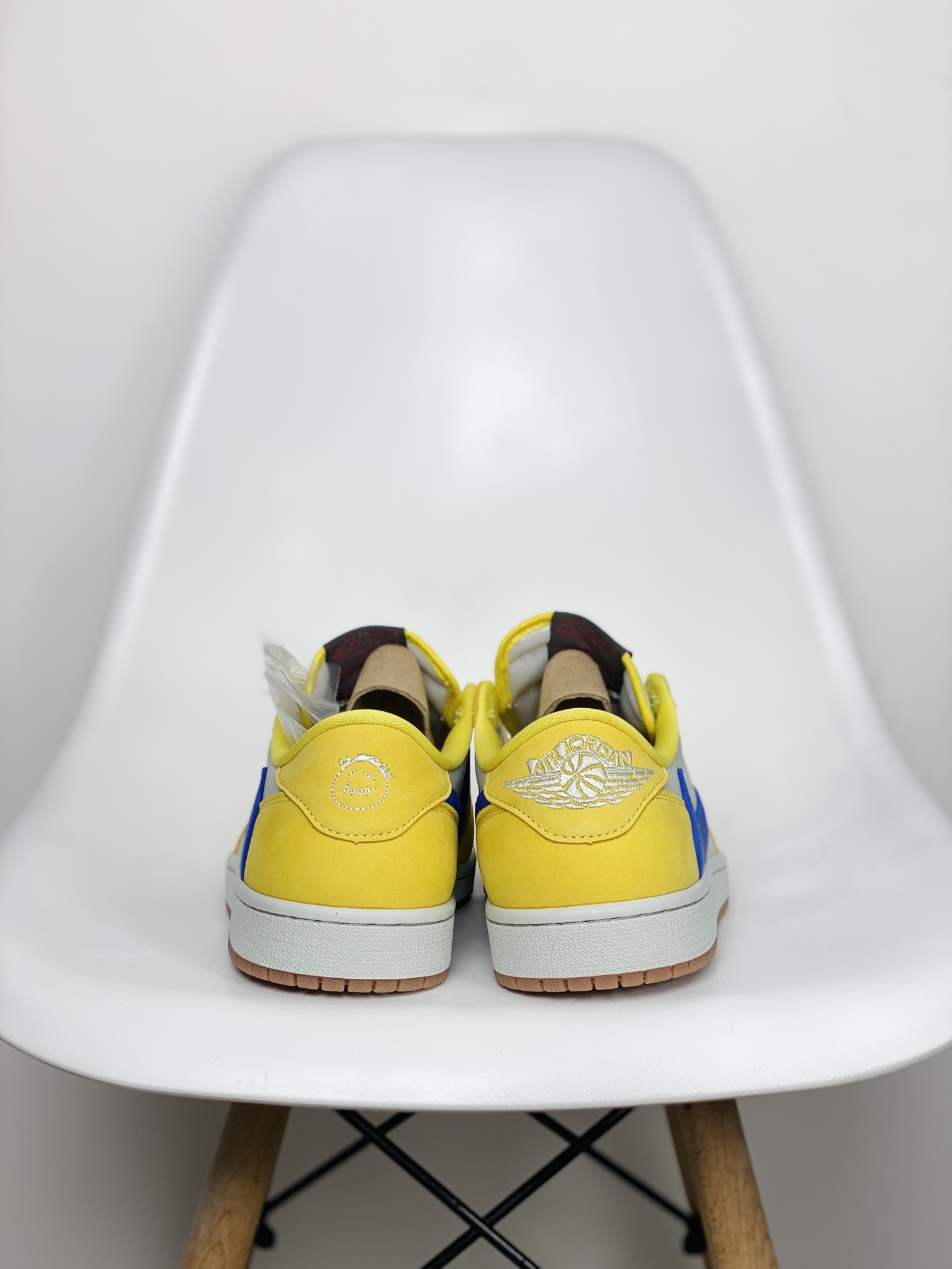 天花板 Travis Scott x Air Jordan 1 Low  AJ1 倒钩  低筒 倒钩 板鞋 篮球鞋 波鞋 男女同款 黄蓝色 DZ4137-700 