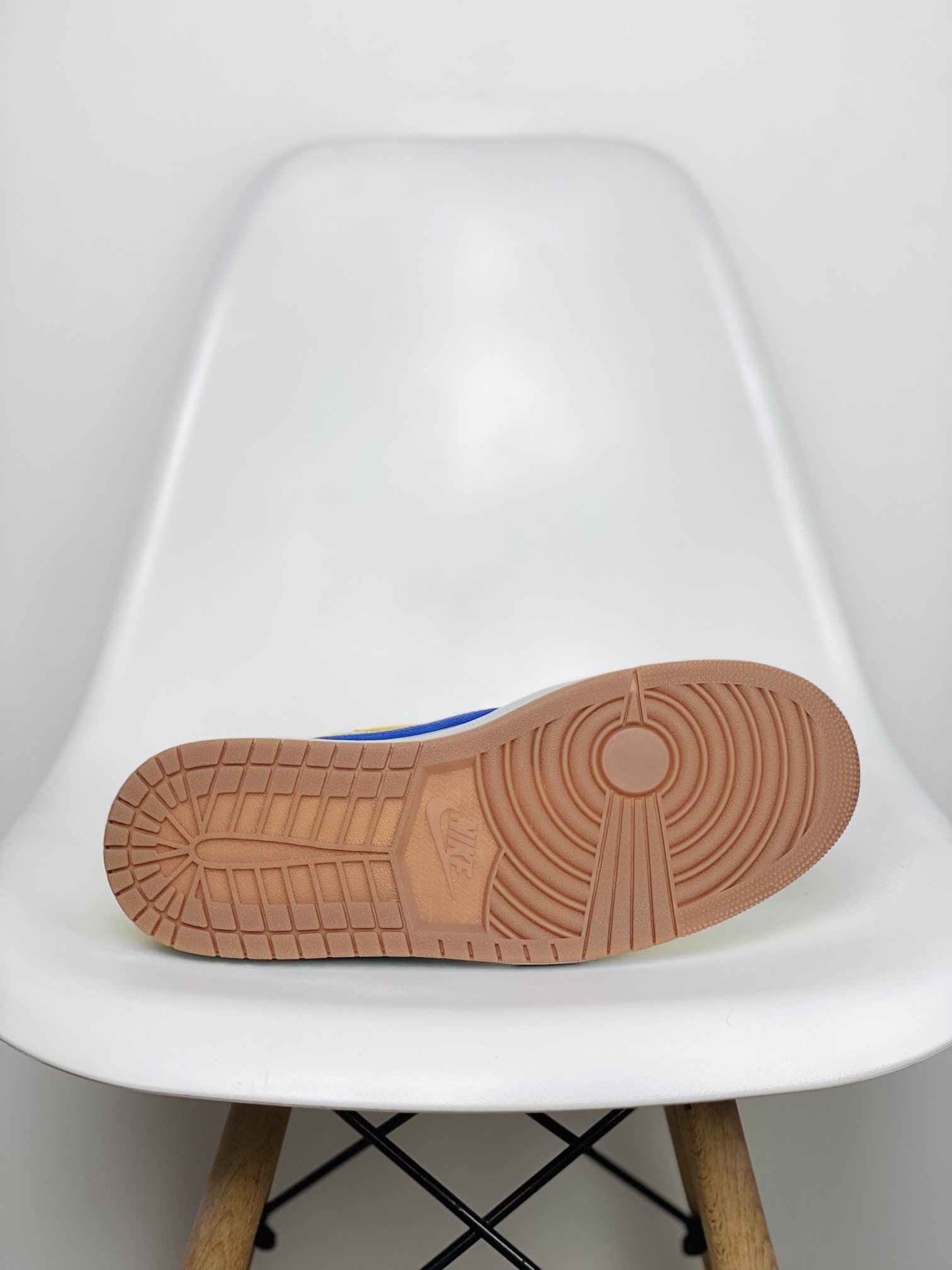 天花板 Travis Scott x Air Jordan 1 Low  AJ1 倒钩  低筒 倒钩 板鞋 篮球鞋 波鞋 男女同款 黄蓝色 DZ4137-700 