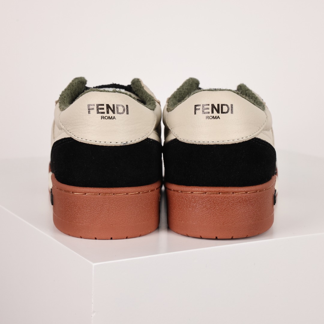 FENDI芬迪 Match 低筒 拼接 复古百搭 时尚板鞋 平底 休闲鞋 男女同款 黑白