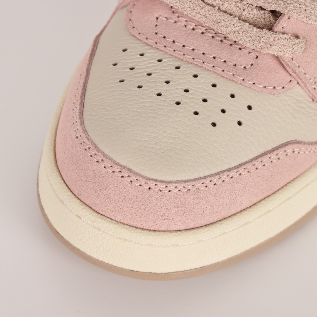  FENDI芬迪 Match 低筒 拼接 复古百搭 时尚板鞋 平底 休闲鞋 男女同款 白粉