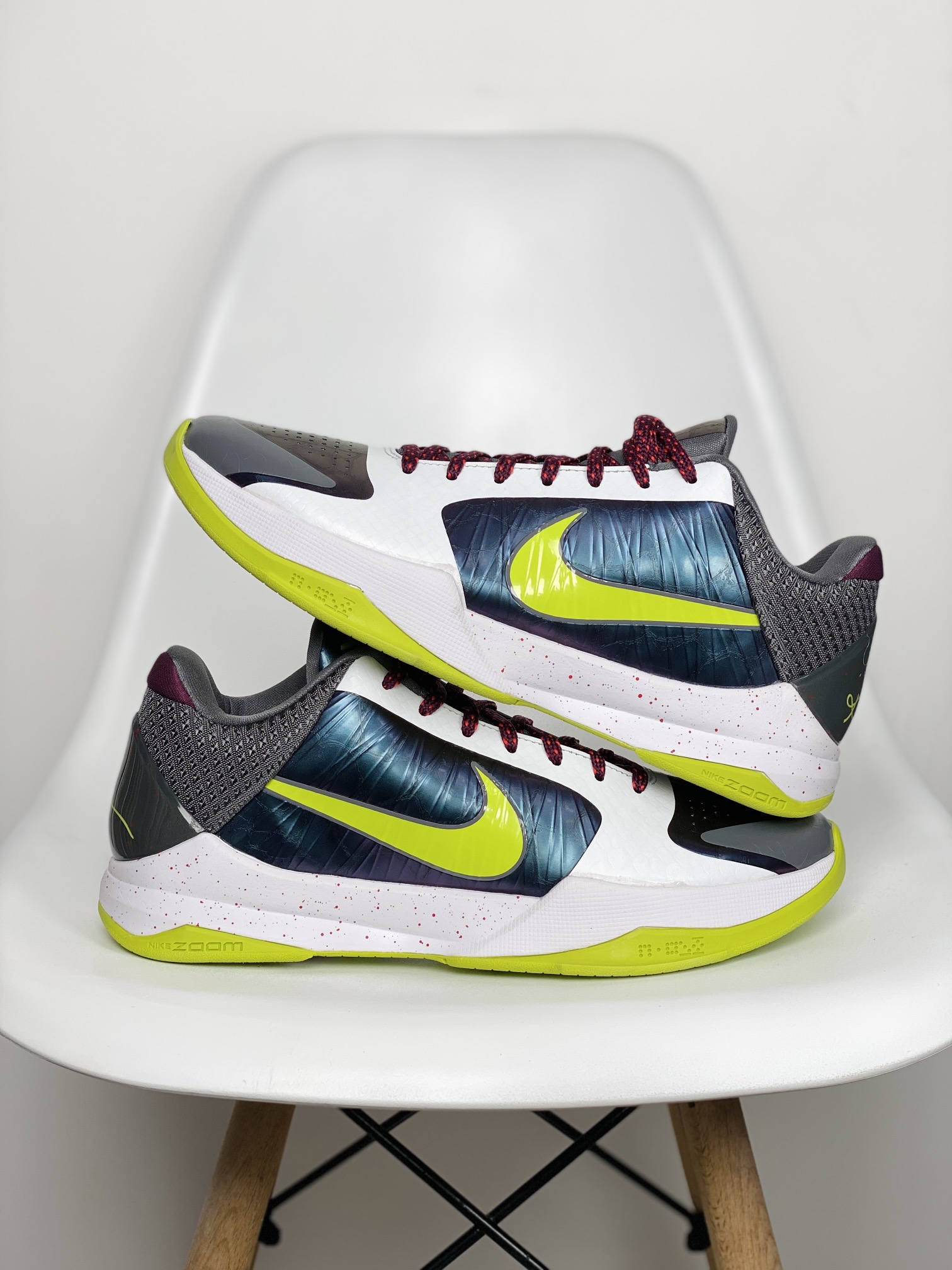 到货后不可临时取消退换 H12 KOBE5 Chaos 低筒 前掌气垫 球鞋 籃球鞋 實戰鞋  真碳板 男鞋 小丑 CD4991-100
