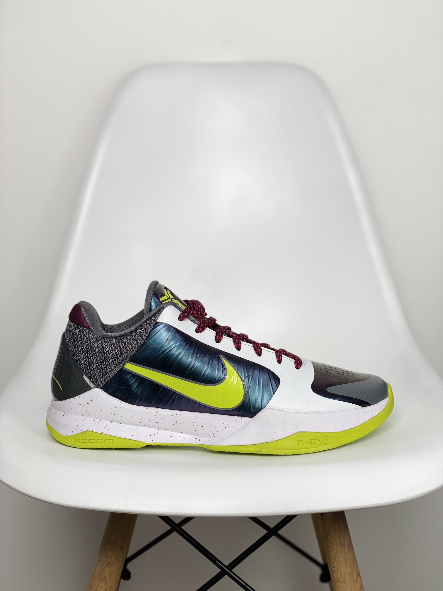 到货后不可临时取消退换 H12 KOBE5 Chaos 低筒 前掌气垫 球鞋 籃球鞋 實戰鞋  真碳板 男鞋 小丑 CD4991-100