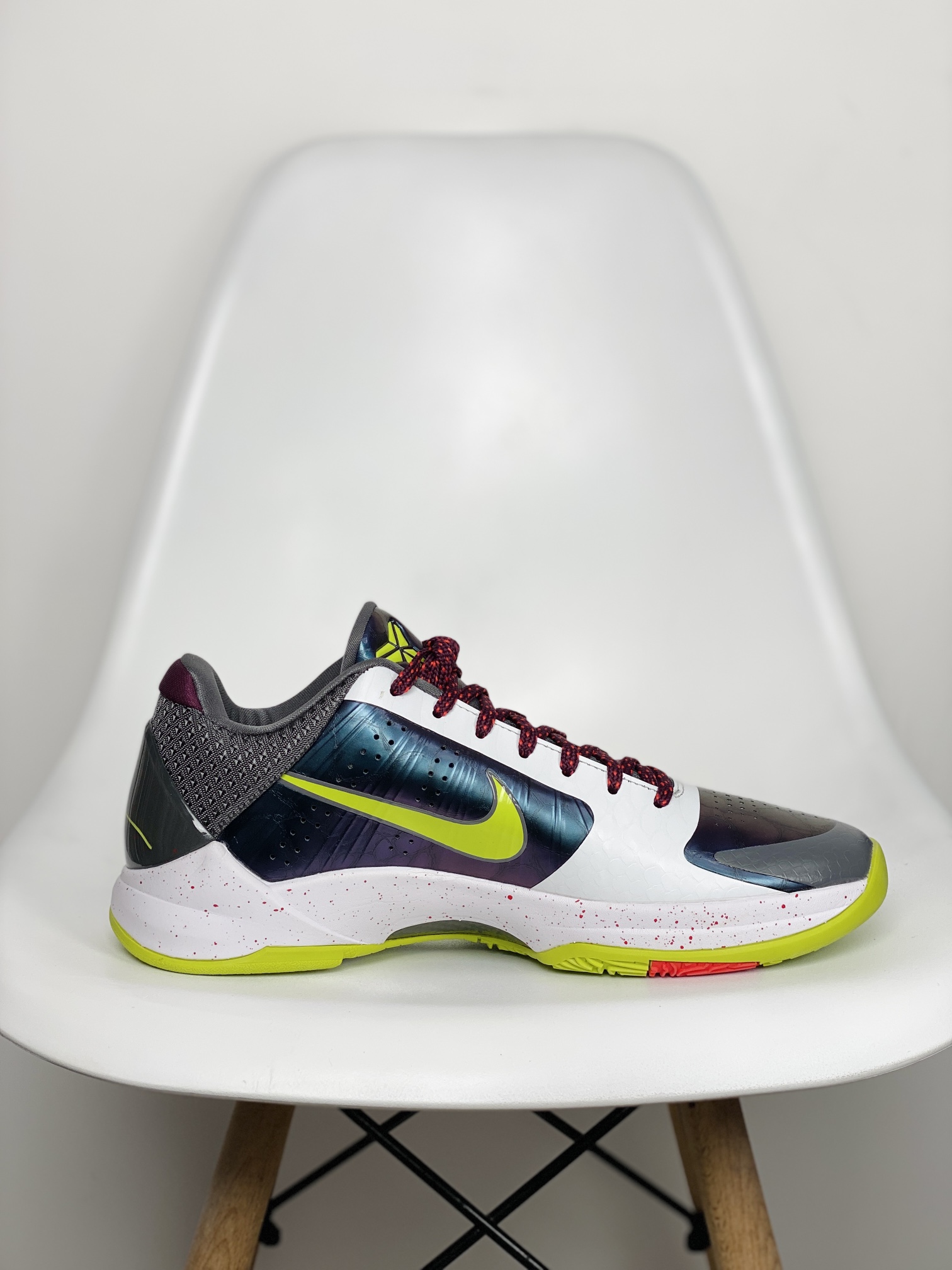 到货后不可临时取消退换 H12 KOBE5 Chaos 低筒 前掌气垫 球鞋 籃球鞋 實戰鞋  真碳板 男鞋 小丑 CD4991-100