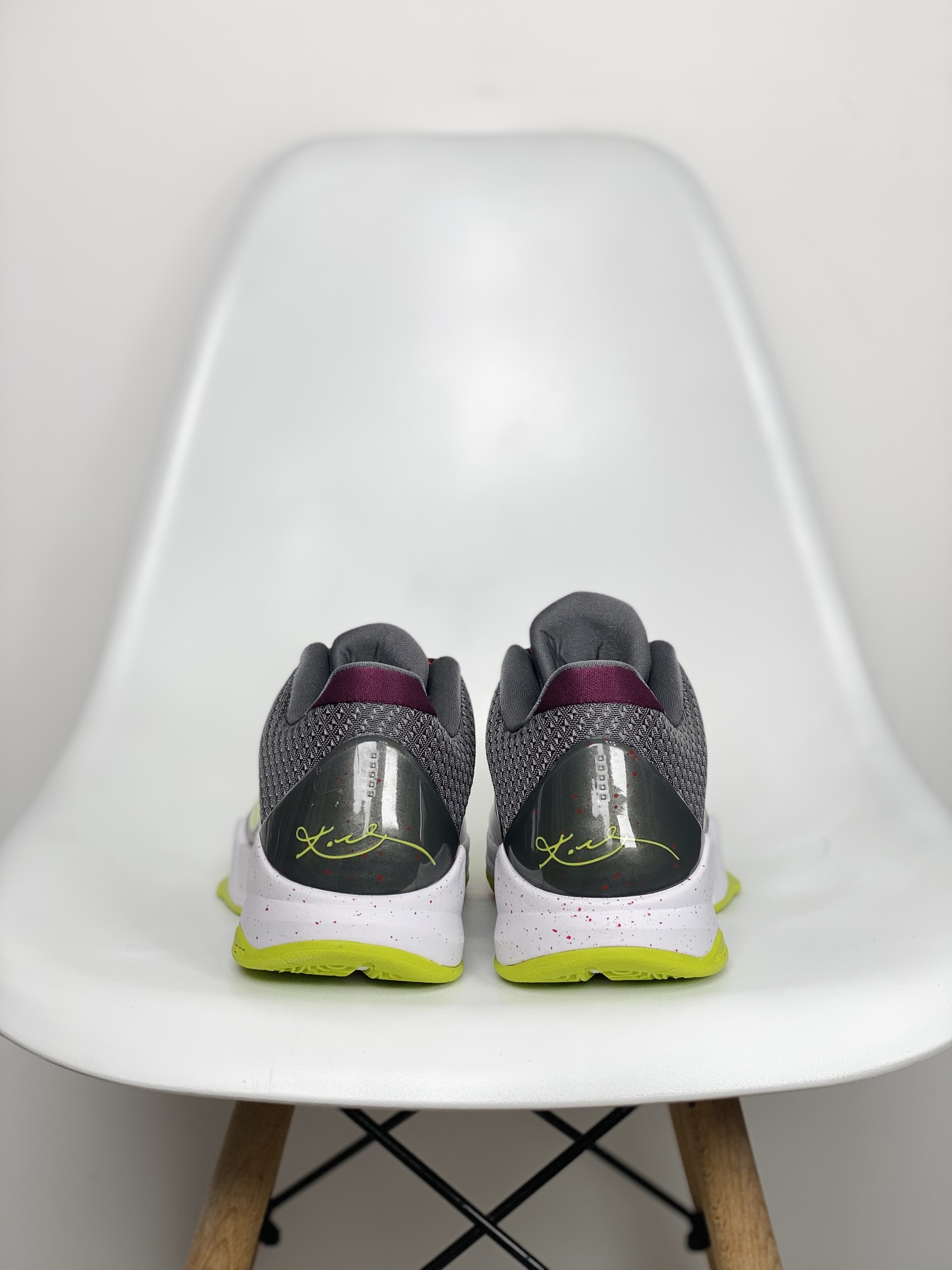 到货后不可临时取消退换 H12 KOBE5 Chaos 低筒 前掌气垫 球鞋 籃球鞋 實戰鞋  真碳板 男鞋 小丑 CD4991-100