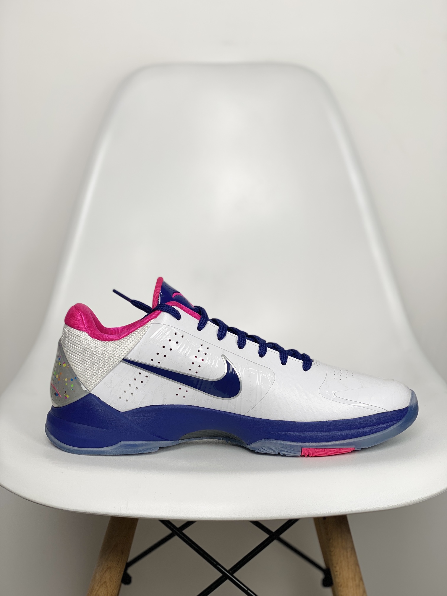 到货后不可临时取消退换 H12 KOBE5 Kay Yow 低筒 前掌气垫 球鞋 籃球鞋 實戰鞋  真碳板 男鞋 乳腺癌 CW2210-100