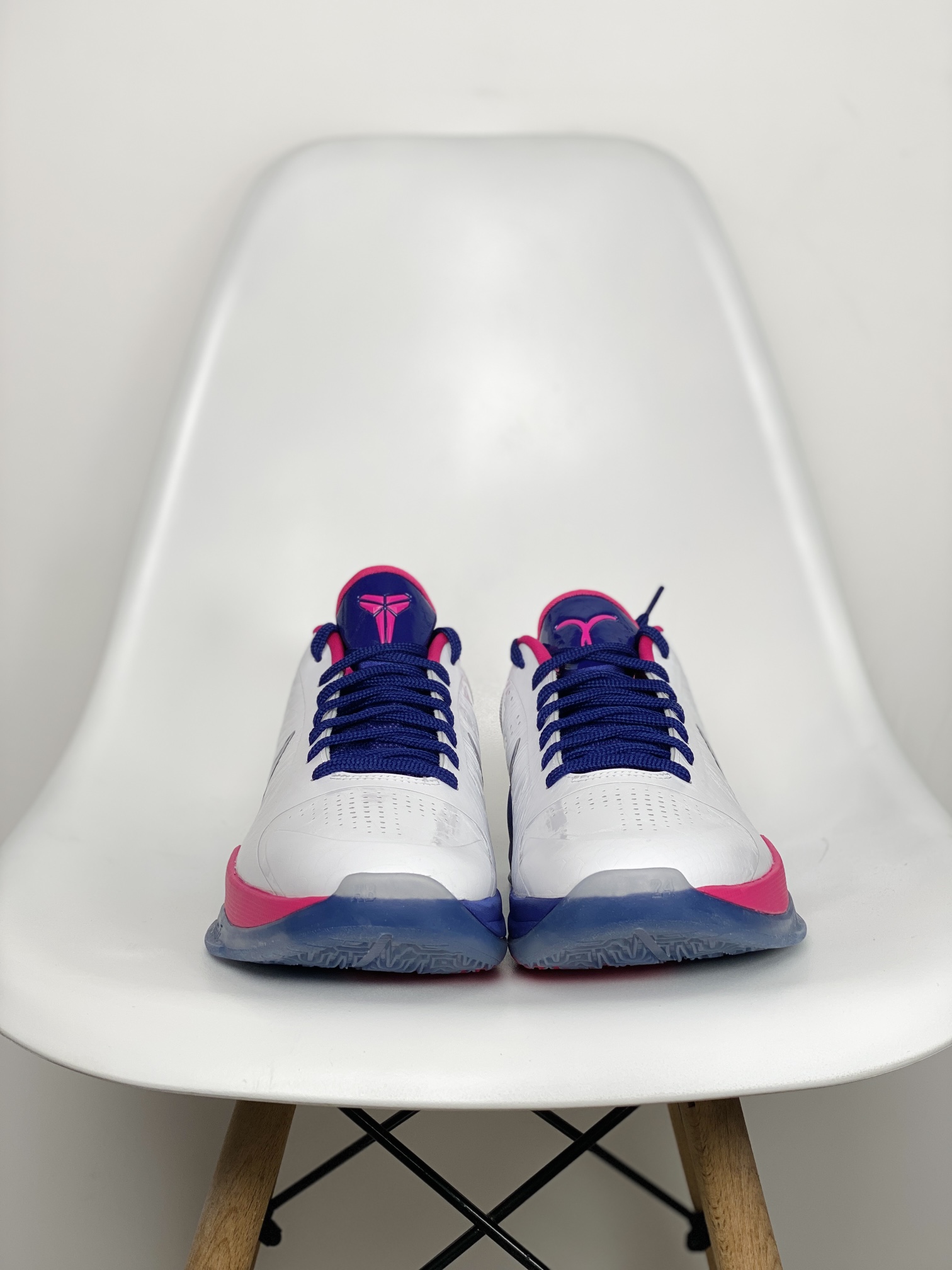 到货后不可临时取消退换 H12 KOBE5 Kay Yow 低筒 前掌气垫 球鞋 籃球鞋 實戰鞋  真碳板 男鞋 乳腺癌 CW2210-100