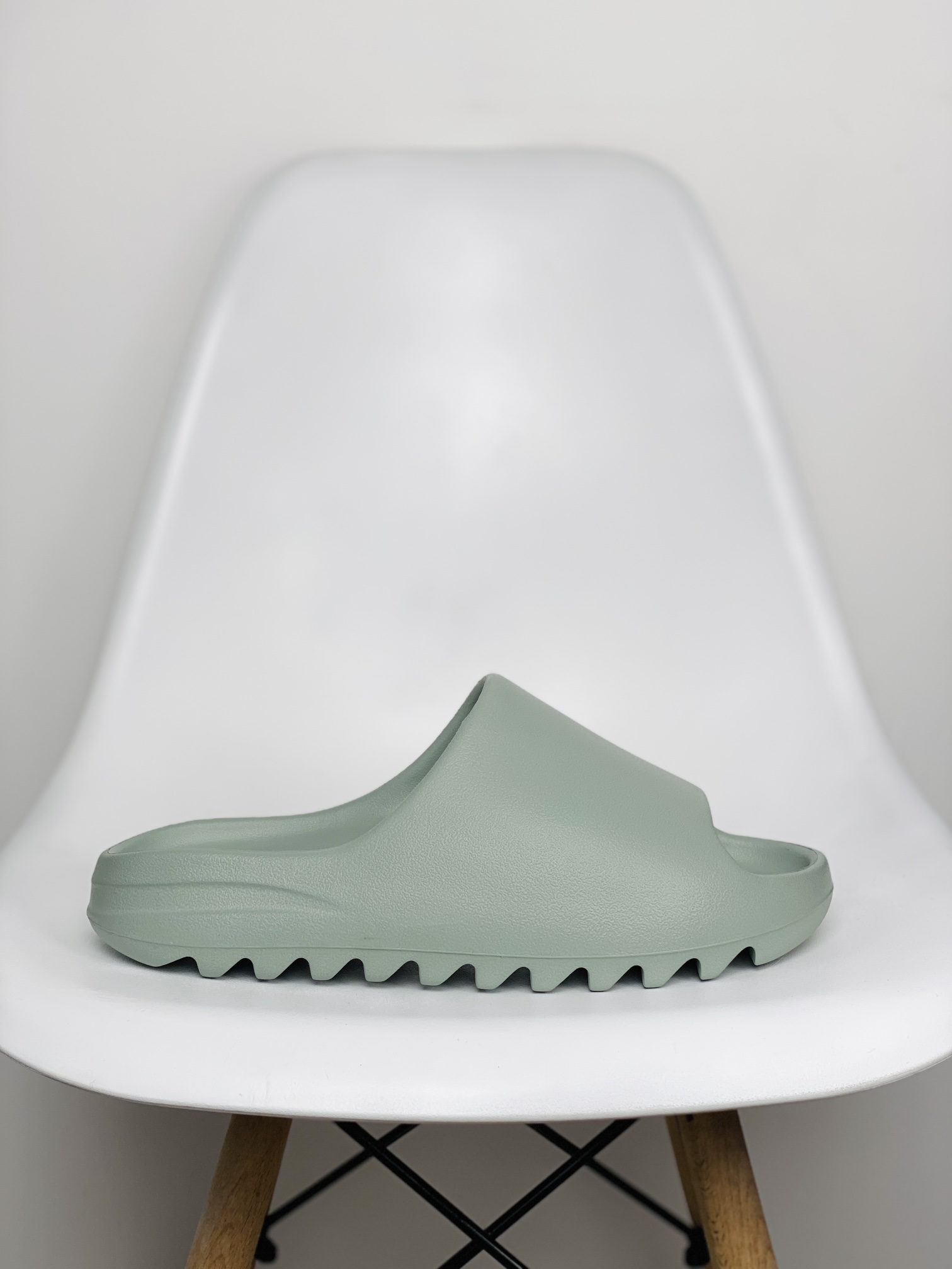  originals Yeezy Slide Resin   室外 室内拖鞋 沙滩鞋 男鞋 女鞋  海盐配色 ID5480