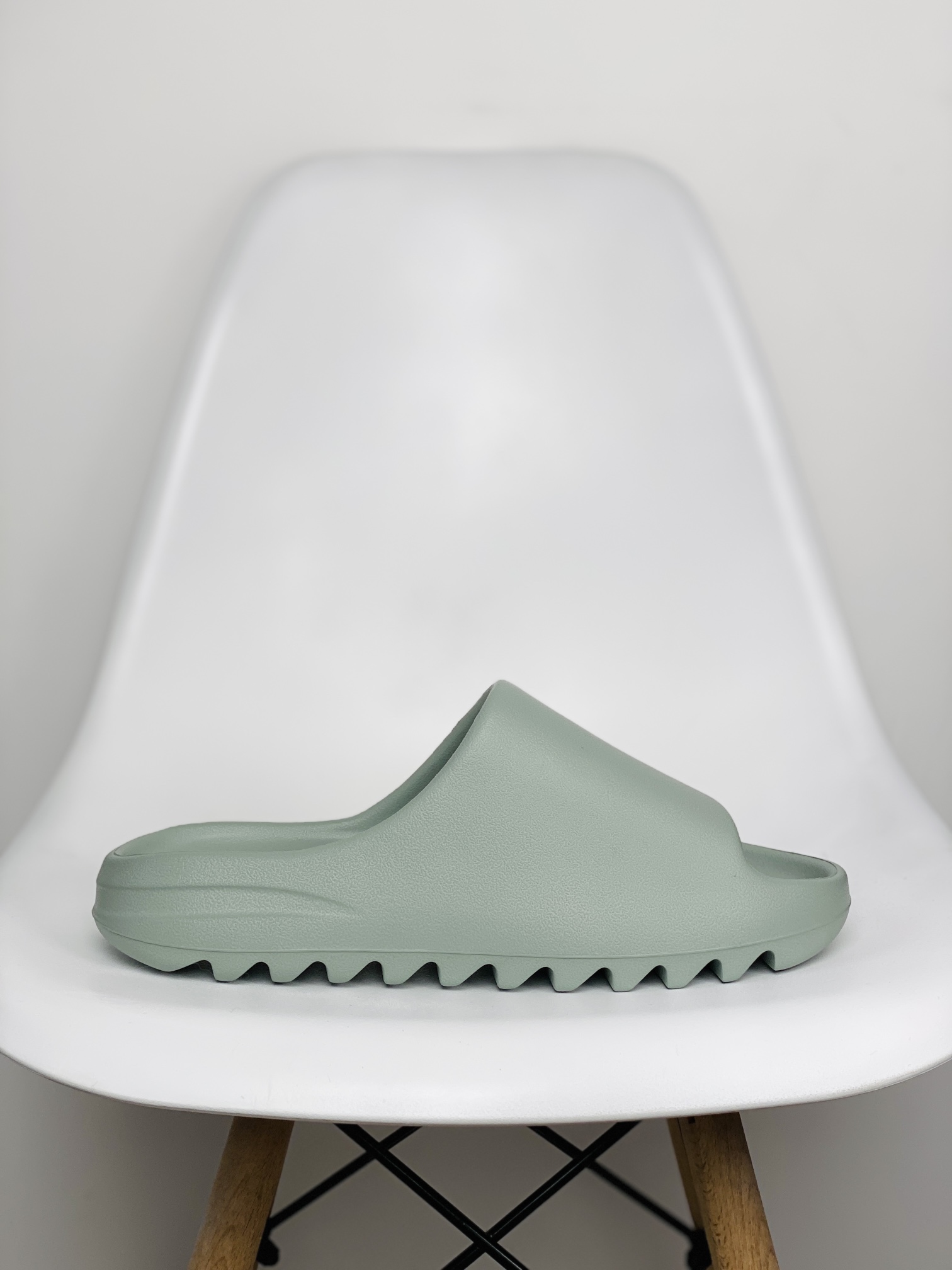  originals Yeezy Slide Resin   室外 室内拖鞋 沙滩鞋 男鞋 女鞋  海盐配色 ID5480