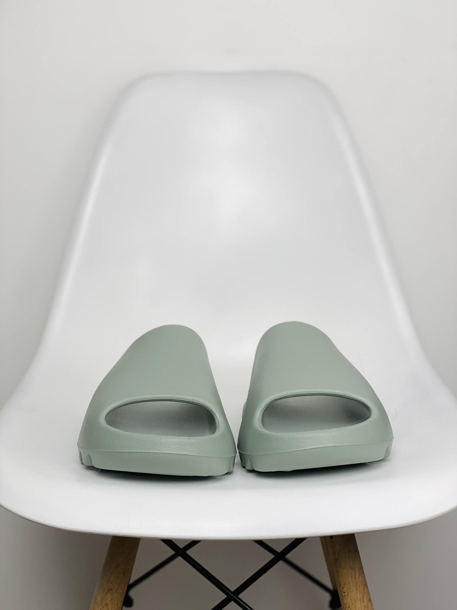  originals Yeezy Slide Resin   室外 室内拖鞋 沙滩鞋 男鞋 女鞋  海盐配色 ID5480