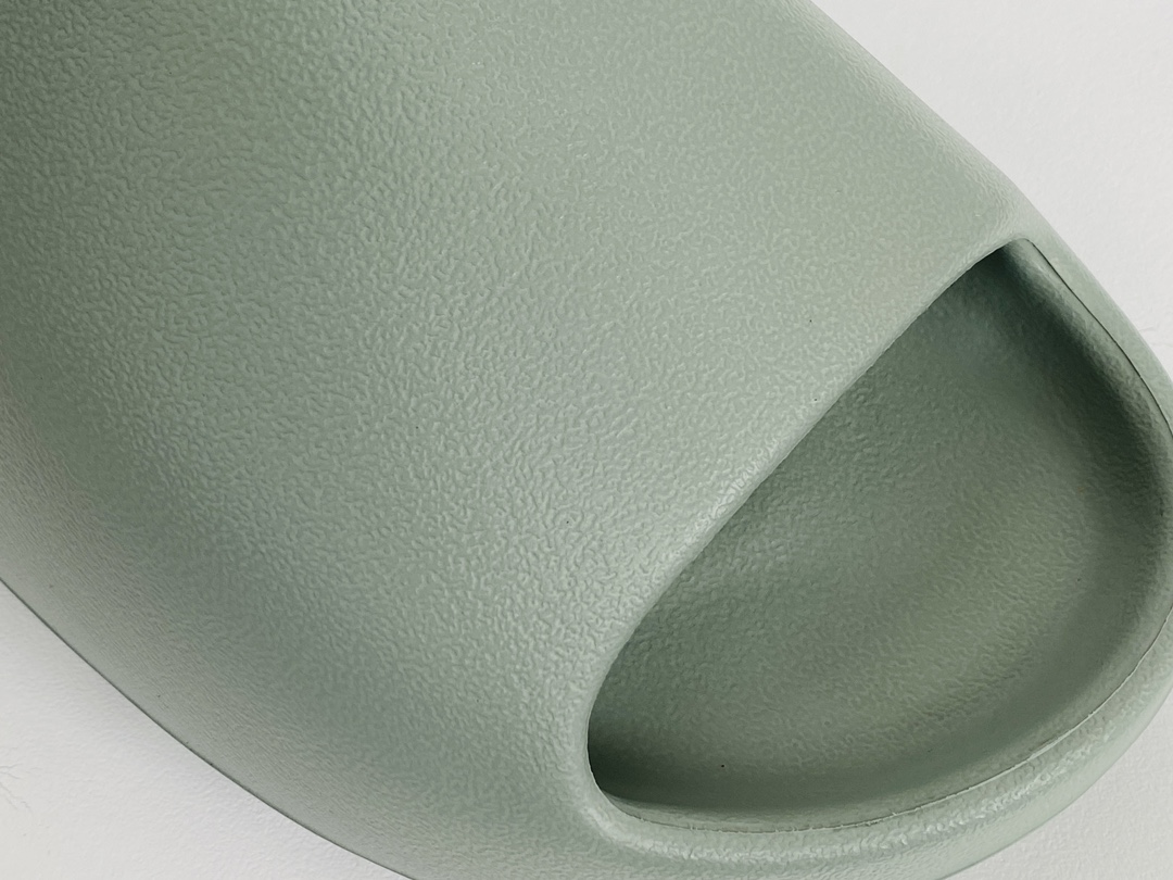  originals Yeezy Slide Resin   室外 室内拖鞋 沙滩鞋 男鞋 女鞋  海盐配色 ID5480