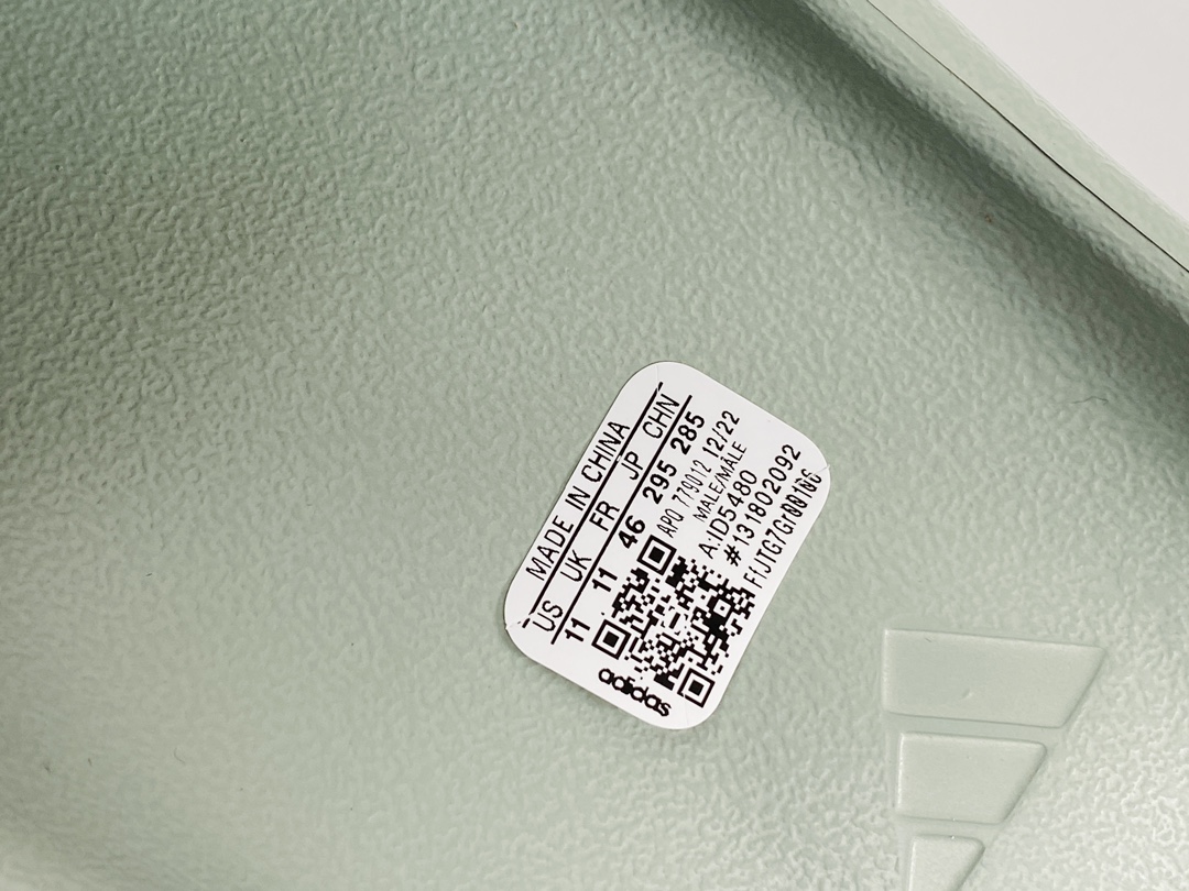  originals Yeezy Slide Resin   室外 室内拖鞋 沙滩鞋 男鞋 女鞋  海盐配色 ID5480