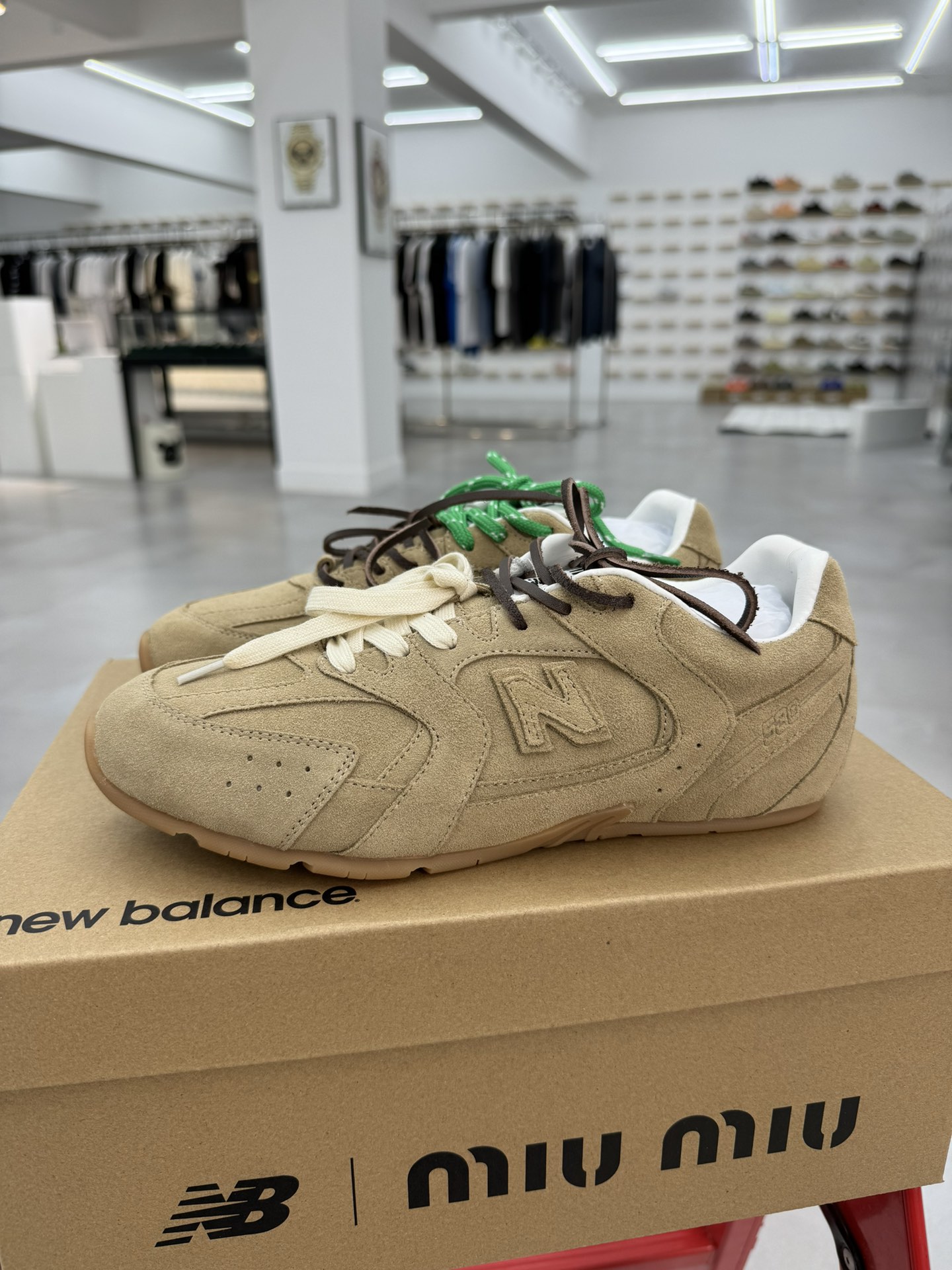  Miumiu x New Balance 缪缪 NB530 低筒 平底 复古跑鞋 休闲鞋 板鞋 运动鞋  男鞋 女鞋 波鞋 米棕色 5E165E_Z5O_F0379_F_D005
