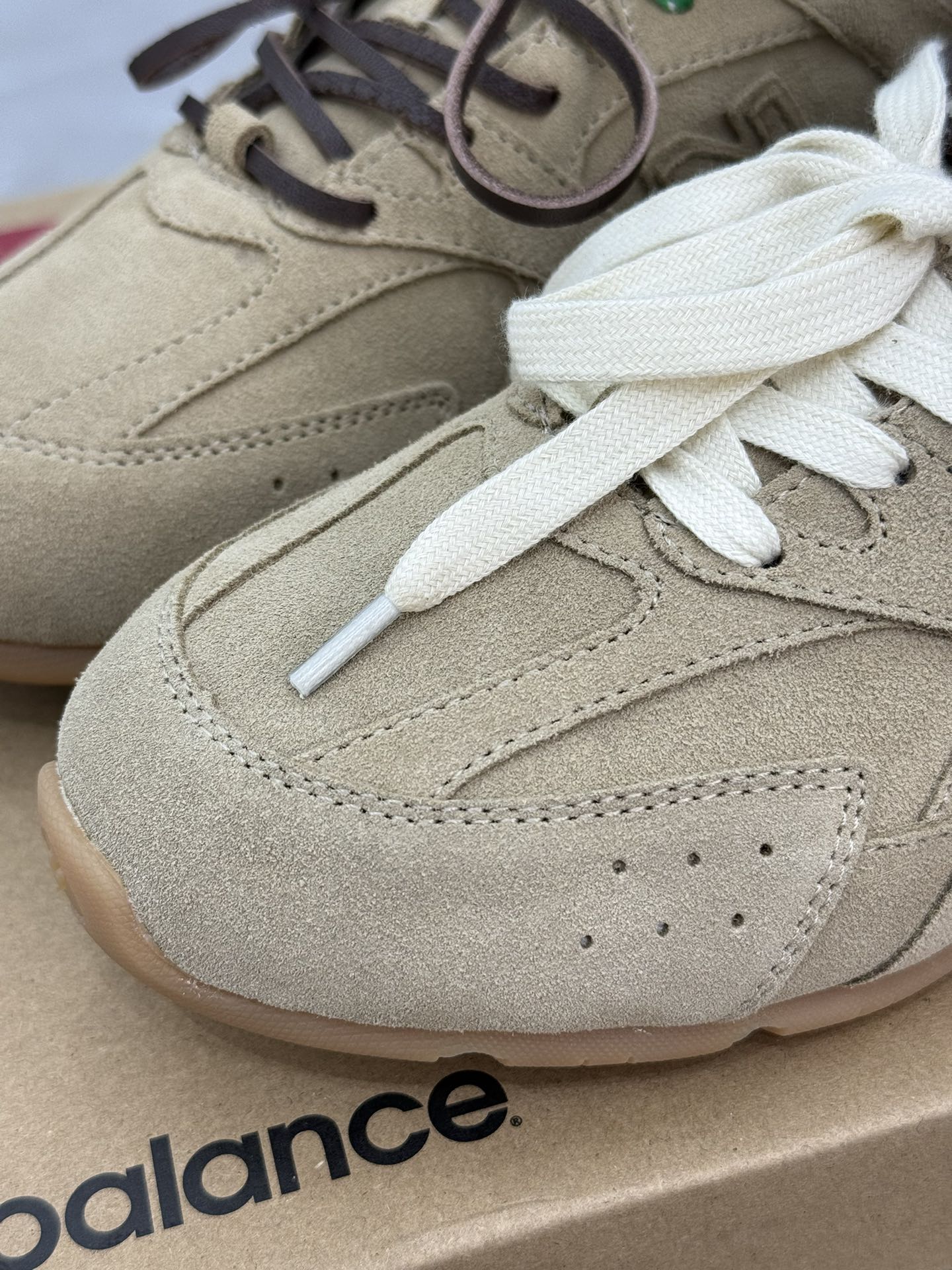  Miumiu x New Balance 缪缪 NB530 低筒 平底 复古跑鞋 休闲鞋 板鞋 运动鞋  男鞋 女鞋 波鞋 米棕色 5E165E_Z5O_F0379_F_D005