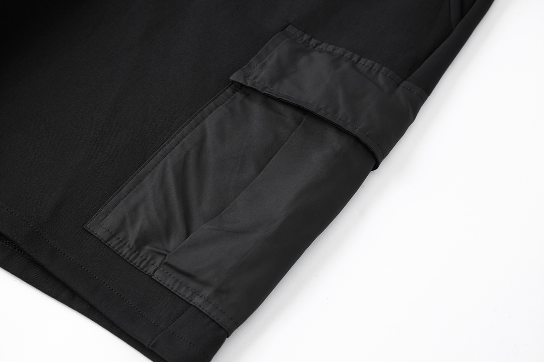 PRADA 普拉达 纯色拼接尼龙大口袋 工装裤 裤子 短裤 黑色 