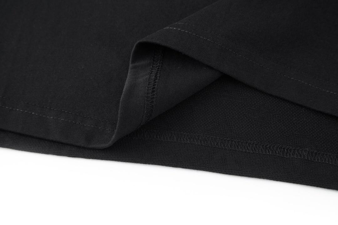 LOUIS VUITTON 路易威登 暗纹口袋拼接圆领短袖 T恤 上衣 夏款 黑色 1AFPT6